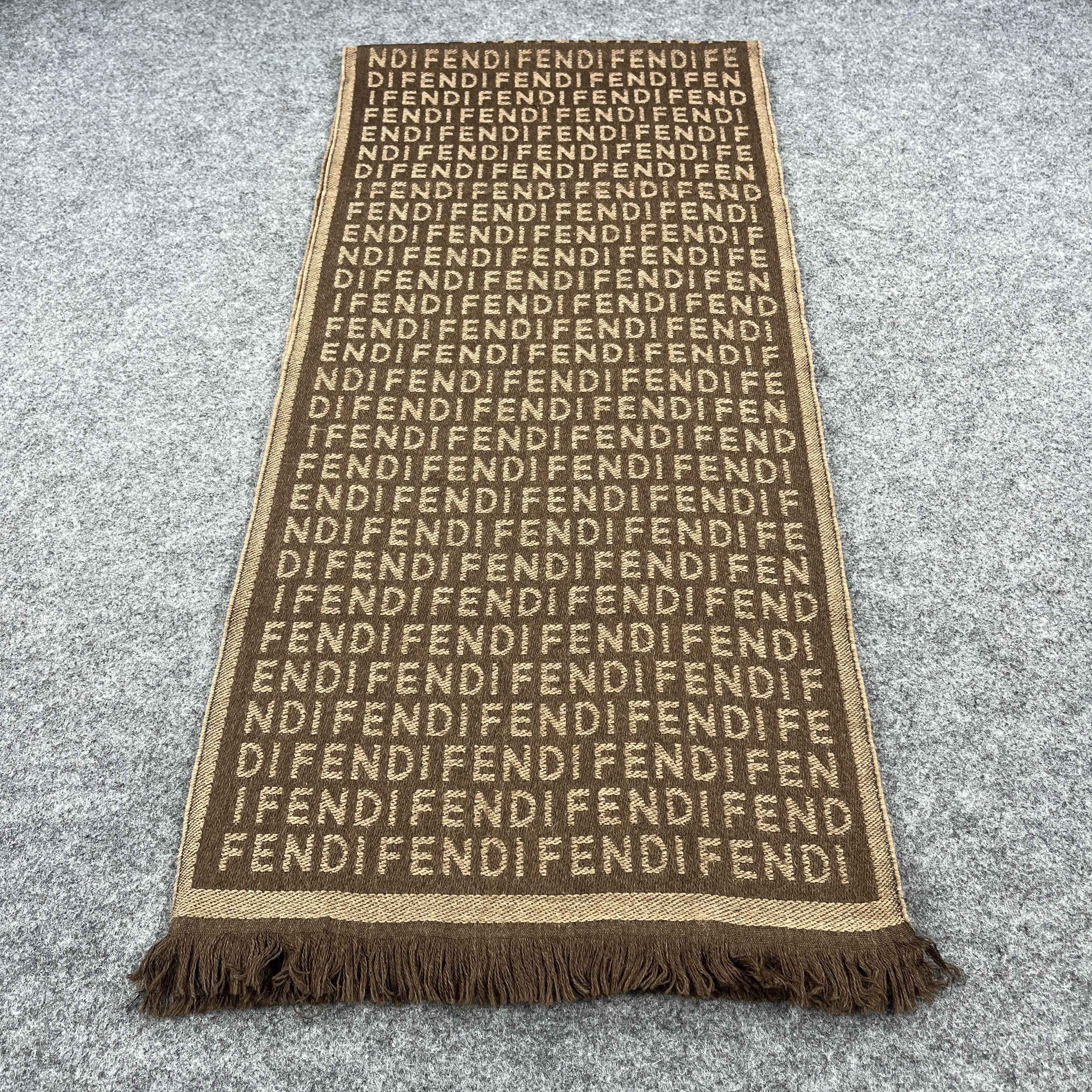 Fendi Scarf / Muffler / Neckwear K048