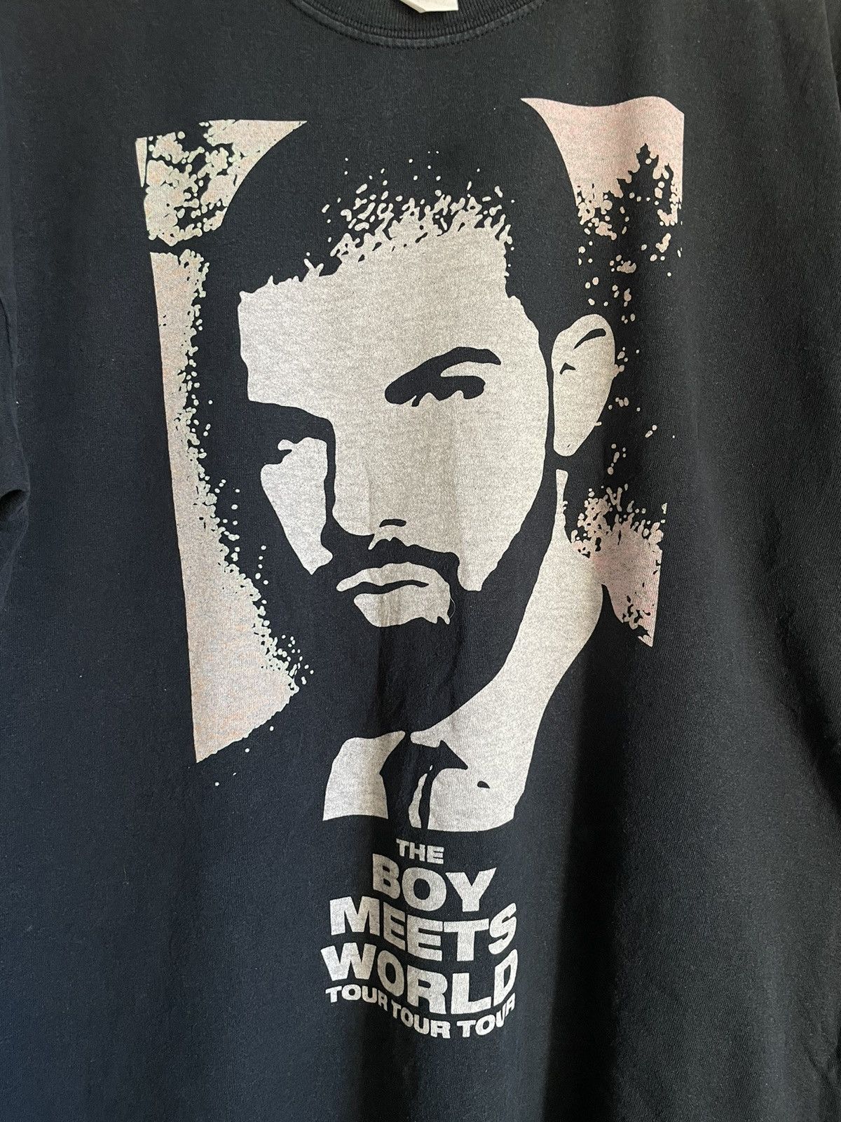 Band Tees DRAKE THE BOY MEETS WORLD TOUR FADED BOXY RAP T SHIRT Y2k Size US L / EU 52-54 / 3 - 5 Thumbnail
