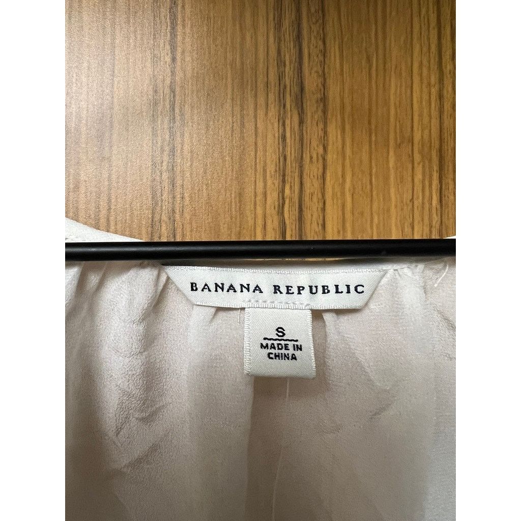 Banana Republic NWT Banana Republic Women's Ivory Ruffle Blouse Size Small Size S / US 4 / IT 40 - 2 Thumbnail