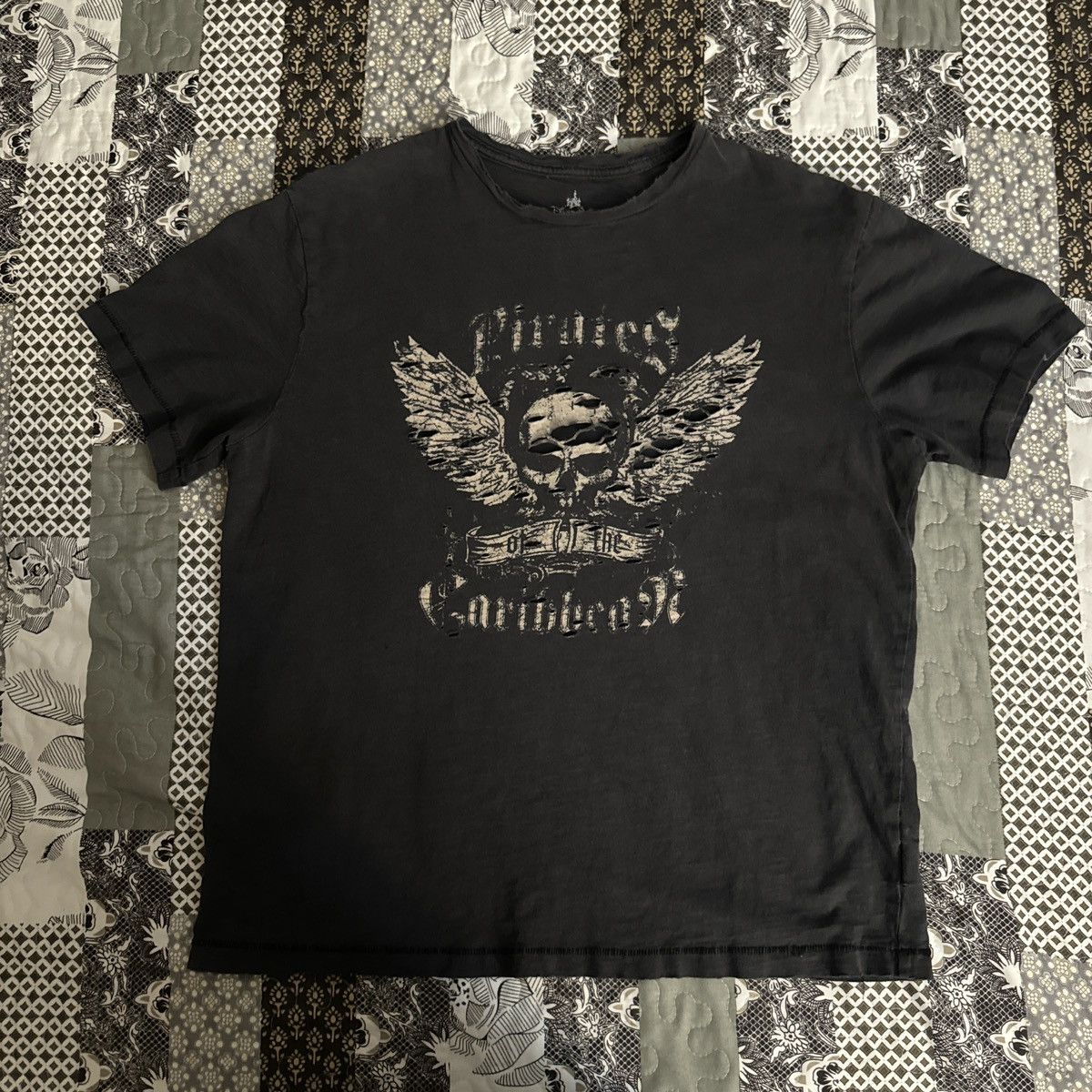 Disney × Vintage Vintage thrashed Pirates of the Caribbean t-shirt Size US L / EU 52-54 / 3 - 1 Thumbnail