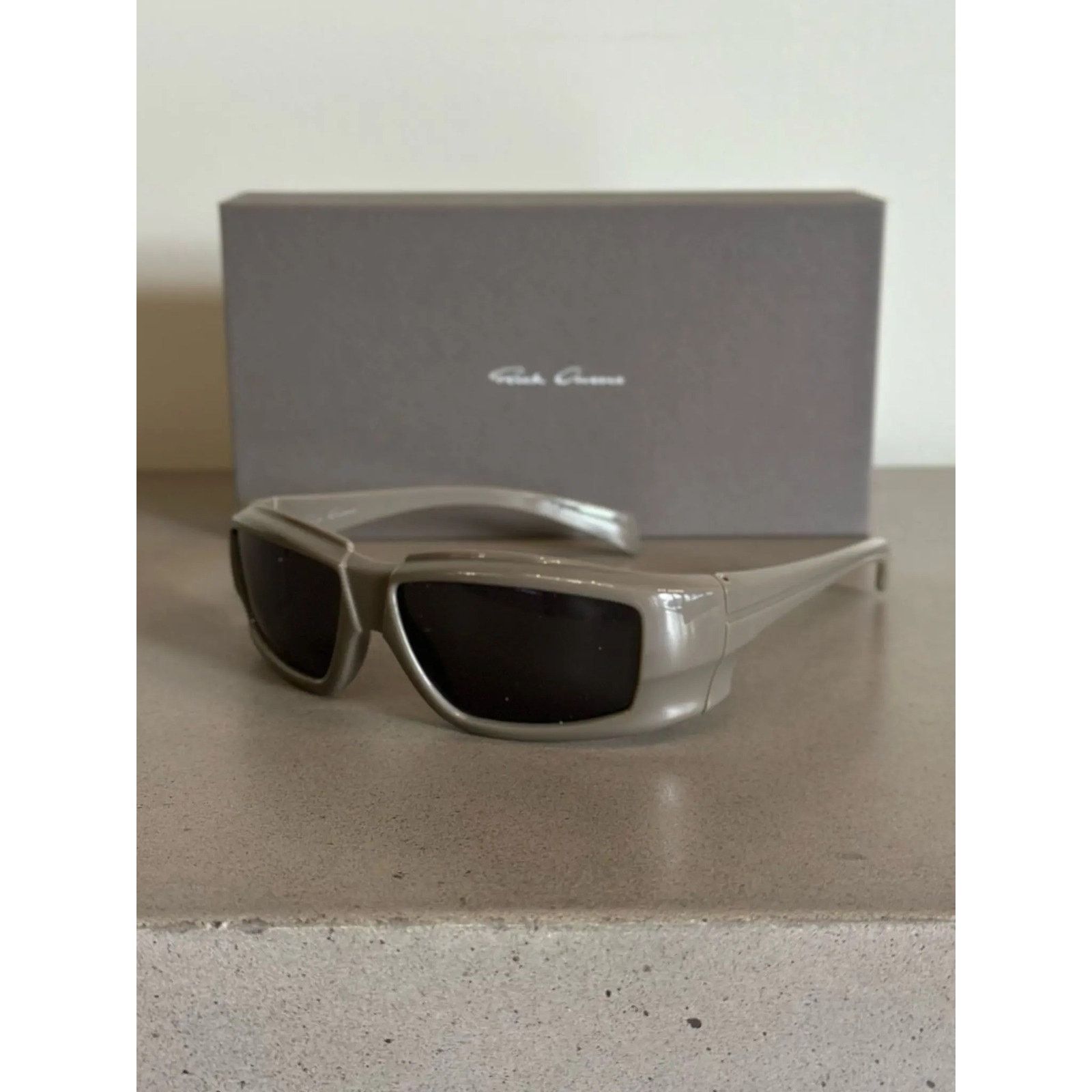 Rick Owens o1rshd1 / DUP / Size: OS / Sunglasses in Dust Grey Size ONE SIZE - 2 Thumbnail