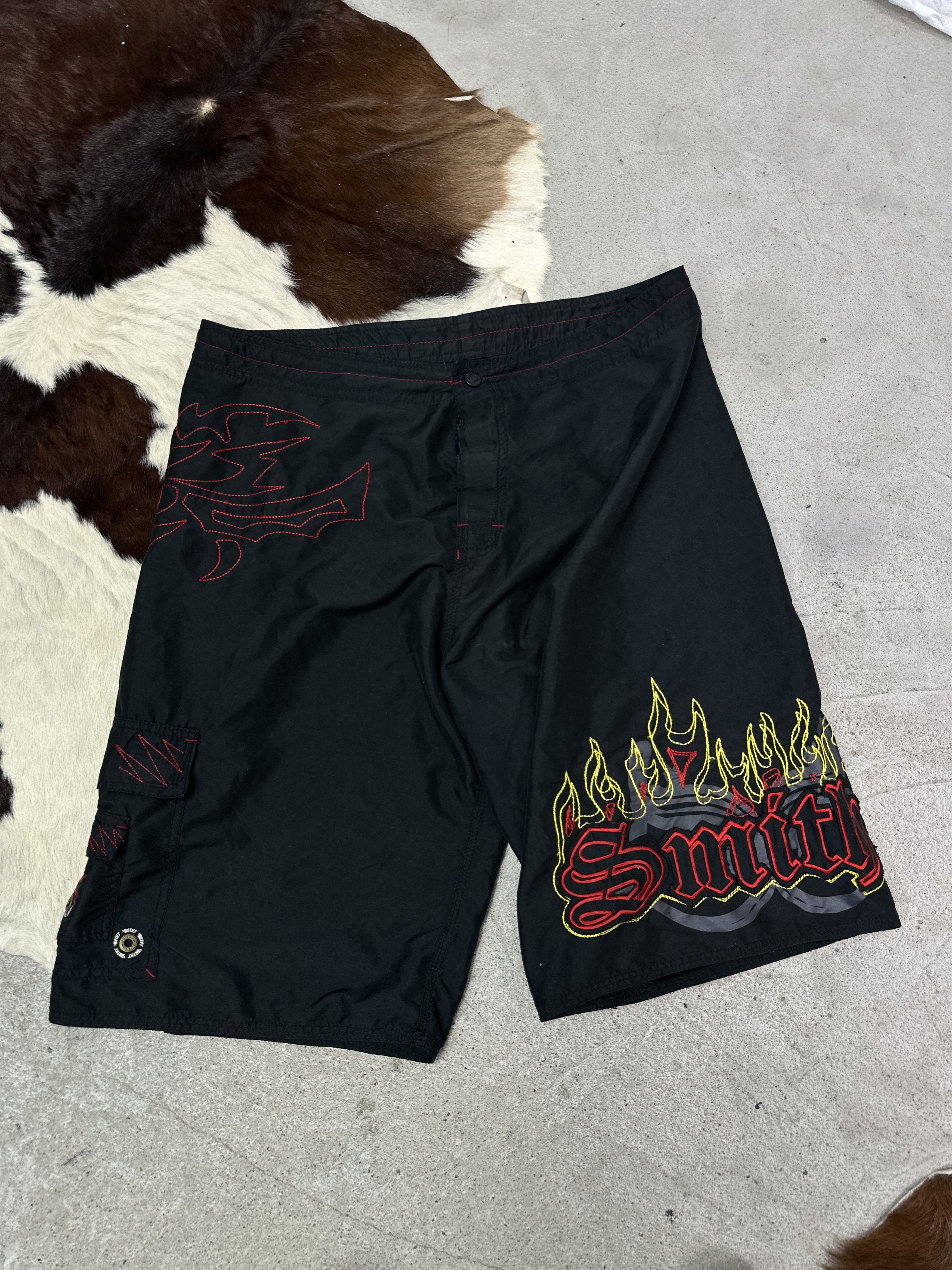 Vintage Vintage Streetwear Sporty Hip Hop Skater Shorts Y2K Size US 35 - 1 Thumbnail