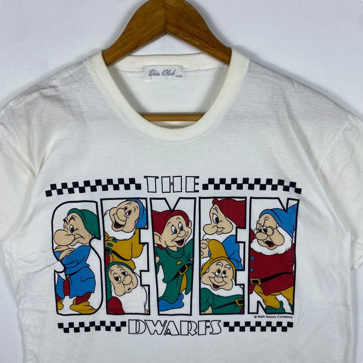 Disney Vintage 90's Disney THE SEVEN DWARFS Snow White Cartoon Tee Size US M / EU 48-50 / 2 - 2 Thumbnail