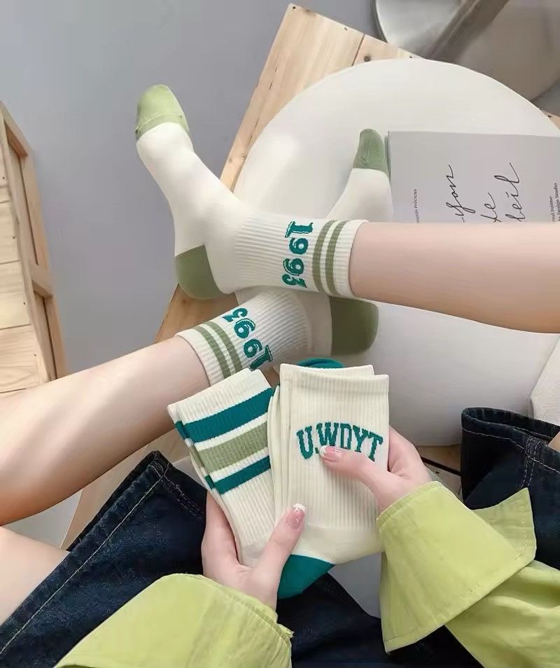 Vintage 5 Pairs Women's Socks Classic Striped Letter Print Size ONE SIZE - 5 Thumbnail
