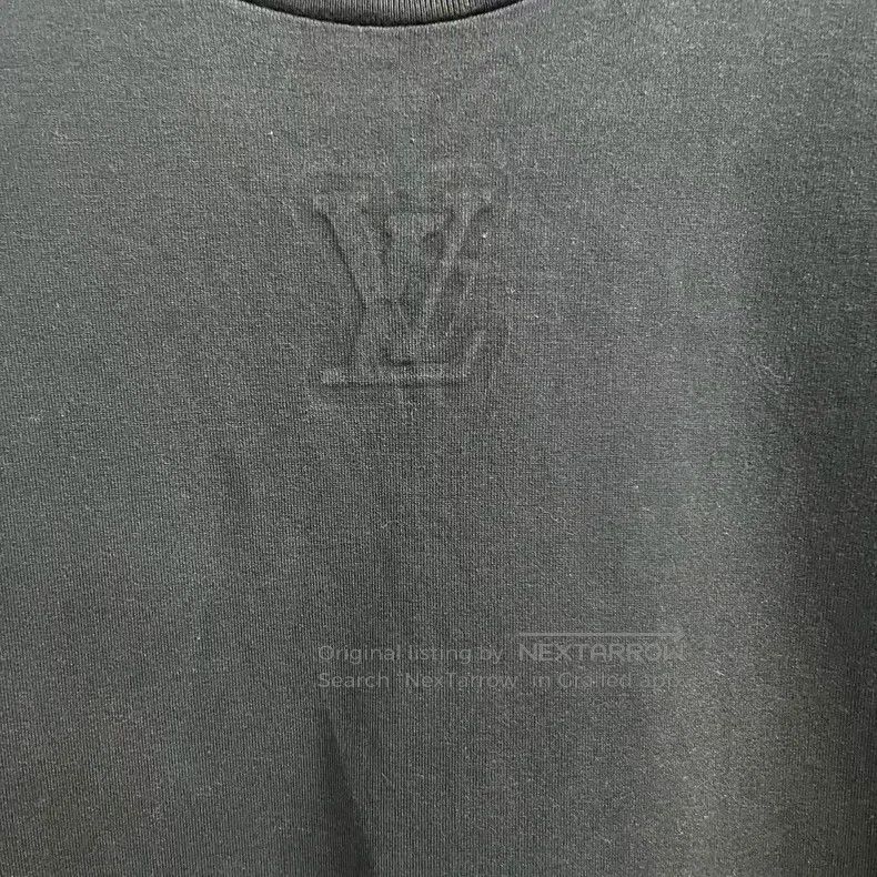 Louis Vuitton Louis Vuitton Black cotton embossed short sleeve Size US XL / EU 56 / 4 - 5 Thumbnail
