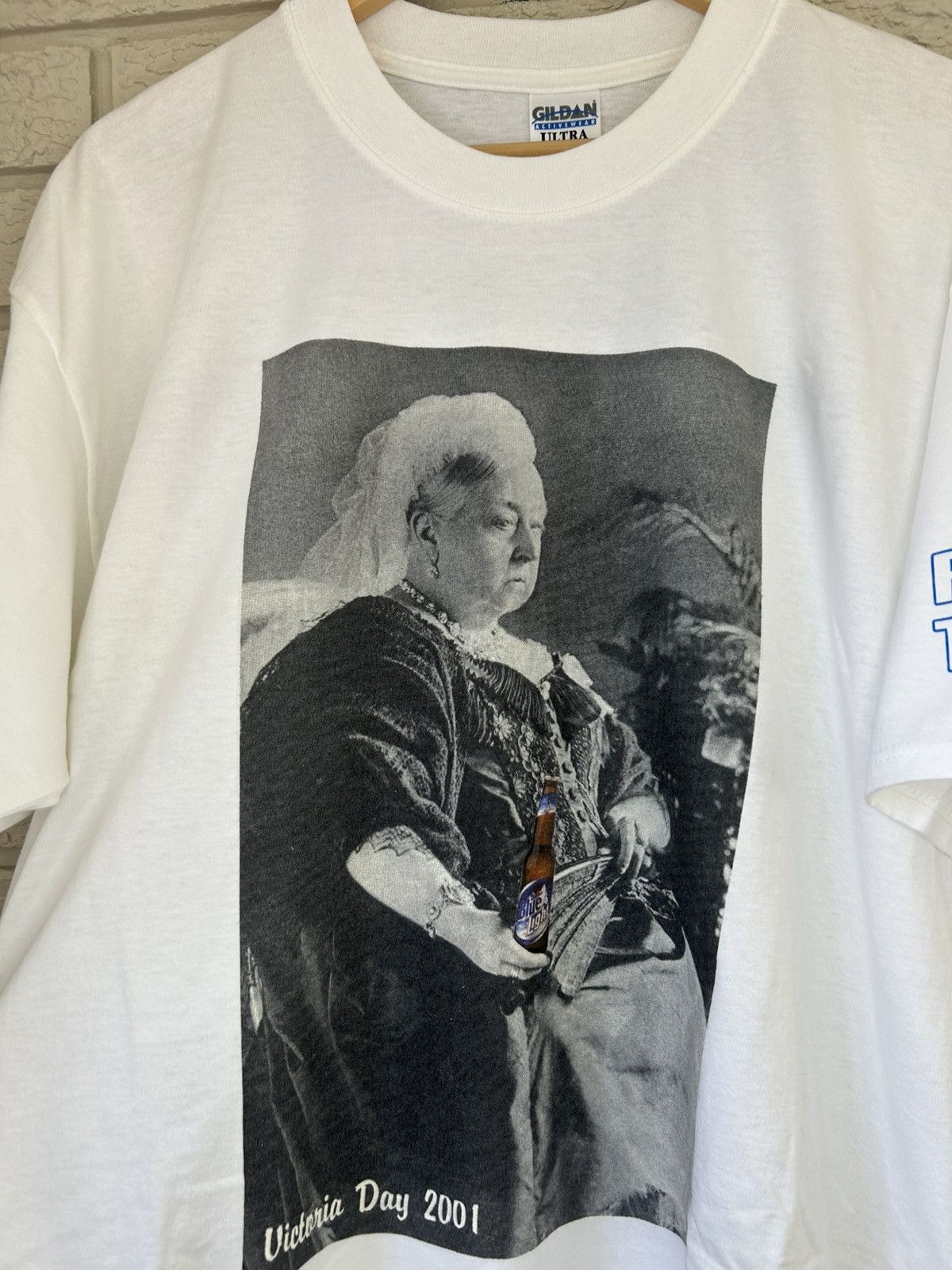 Vintage Vintage 2001 Blue Light Victoria Day Beer Promo T Shirt Size US XL / EU 56 / 4 - 3 Thumbnail