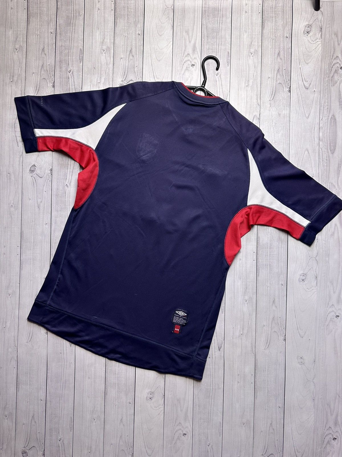 Umbro Vintage Umbro England soccer jersey size S Size US S / EU 44-46 / 1 - 11 Thumbnail