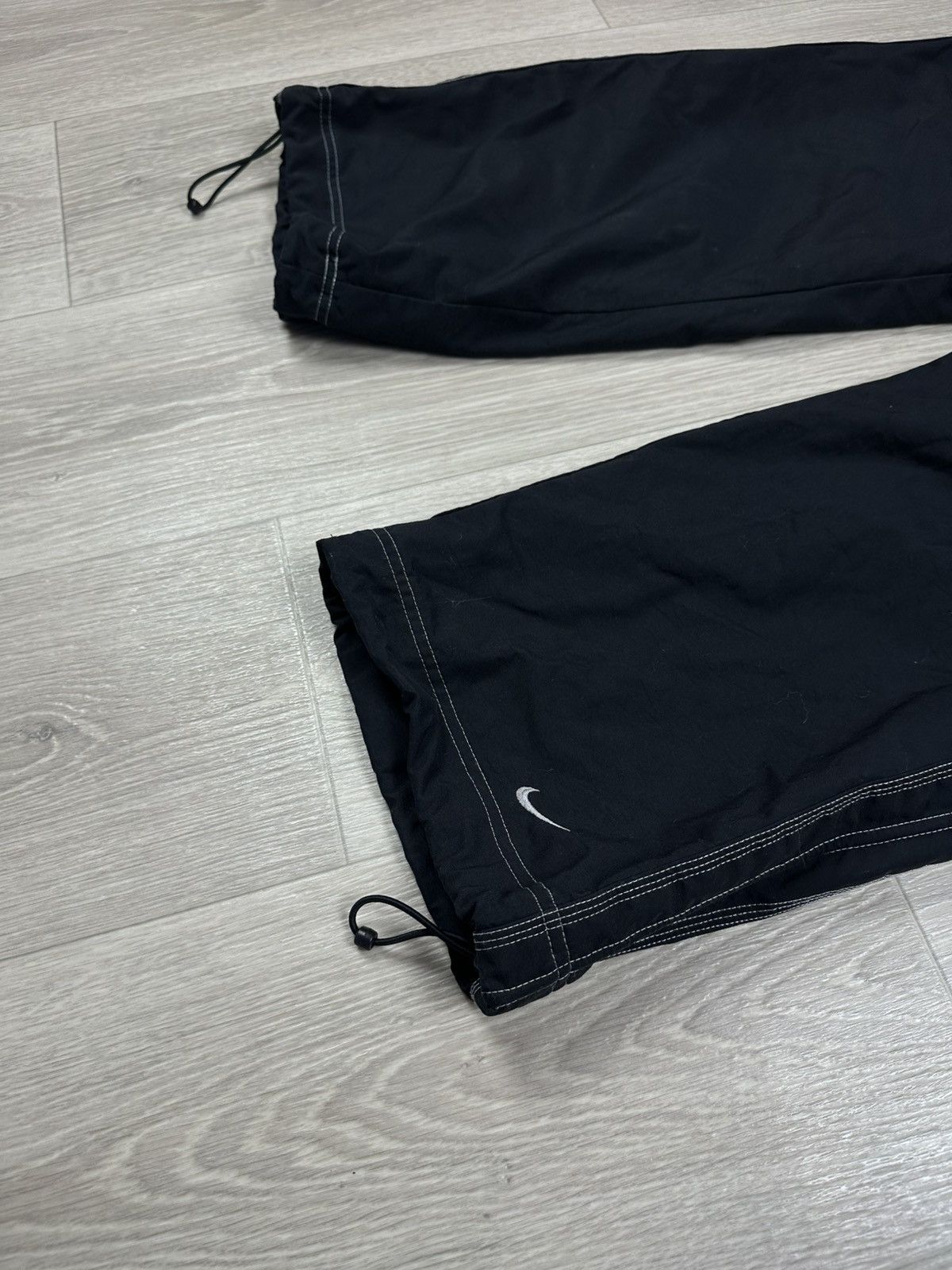 Nike × Vintage Y2K Nike Vintage Nylon Shorts Swoosh Size L Size US 33 - 4 Thumbnail