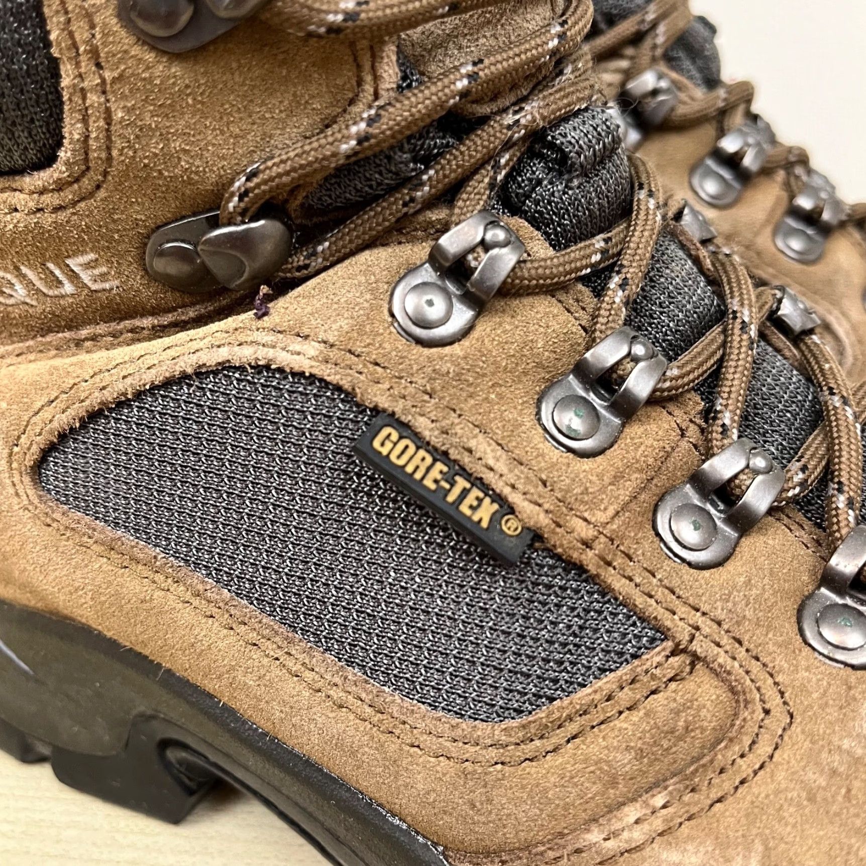 Vasque VASQUE Boots Womens Ranger Brown Goretex GTX Hiking Trail Bootie Outdoor 8.5 Solid Brown Med Breathable Comfort Performance (Mens, Womens, Girls) Size US 9 / IT 39 - 4 Thumbnail