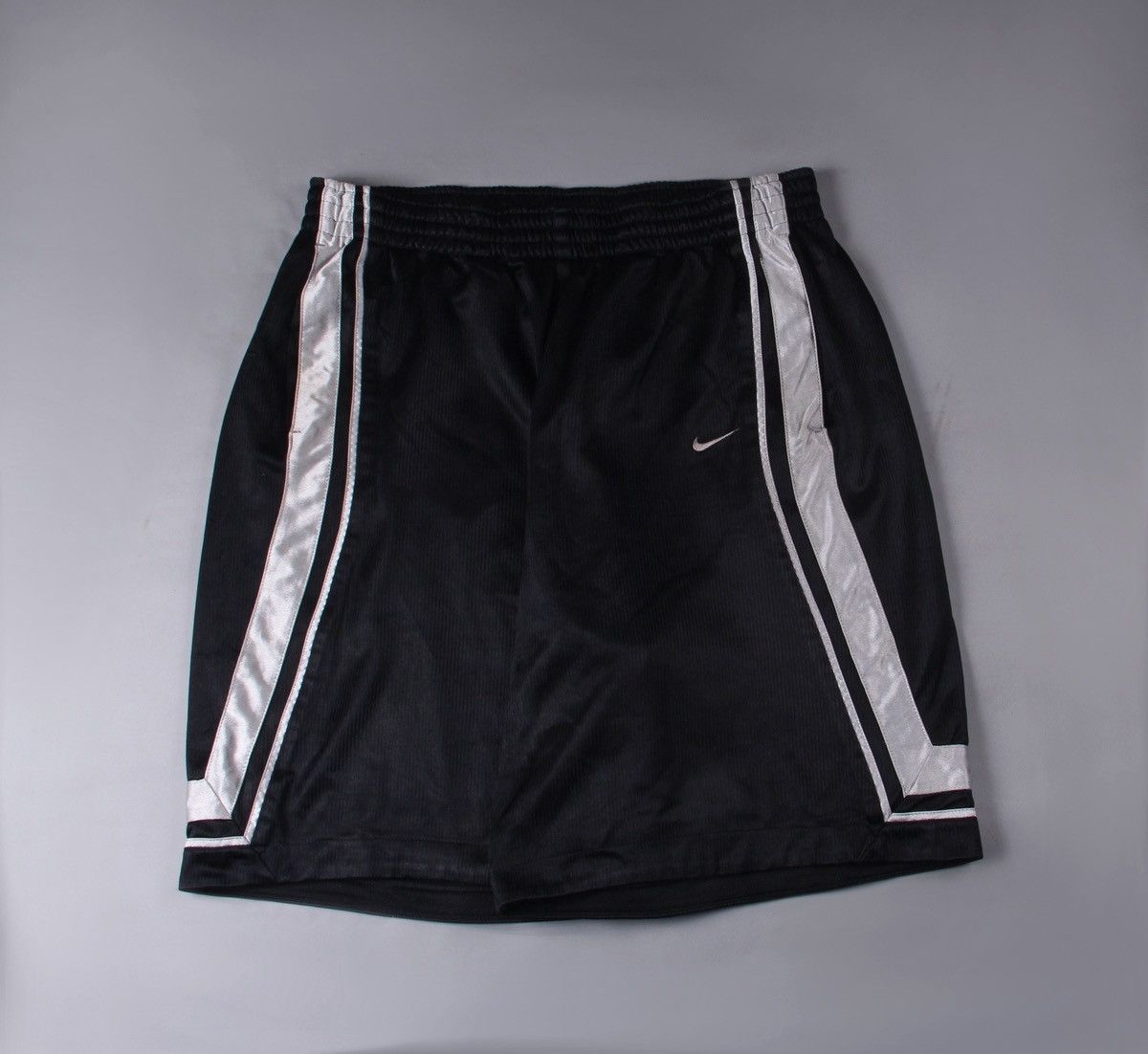 Nike Nike Vintage 90s Black Shorts Running NSW NBA Nylon ACG L Size US 34 / EU 50 - 1 Thumbnail