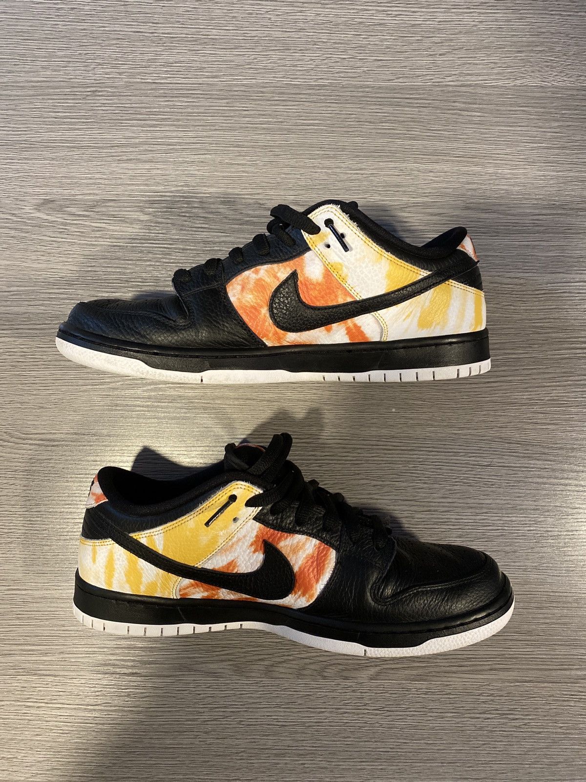 Nike SB Dunk Low Raygun