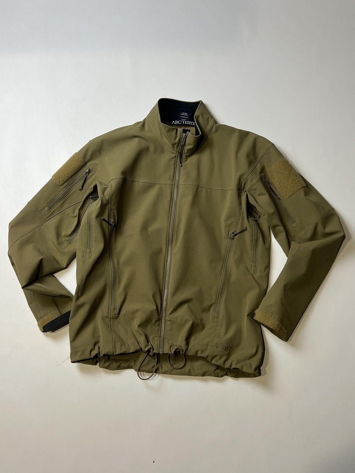 Arc'teryx Arc’teryx LEAF Combat Softshell Jacket – Crocodile Size US M / EU 48-50 / 2 - 11 Thumbnail