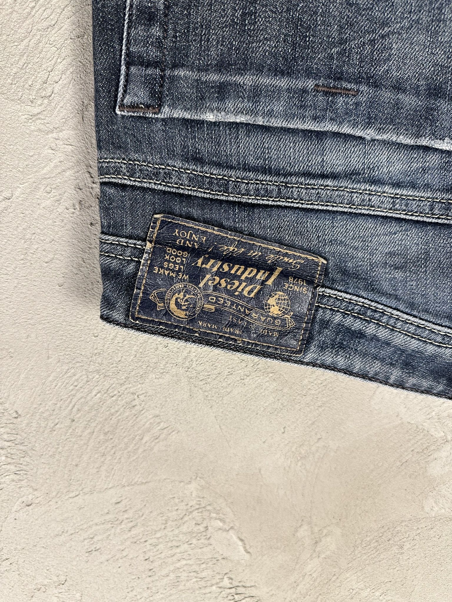 Diesel Vintage Y2k Diesel Flaired Bootcut Faded Jeans Size US 32 / EU 48 - 6 Thumbnail