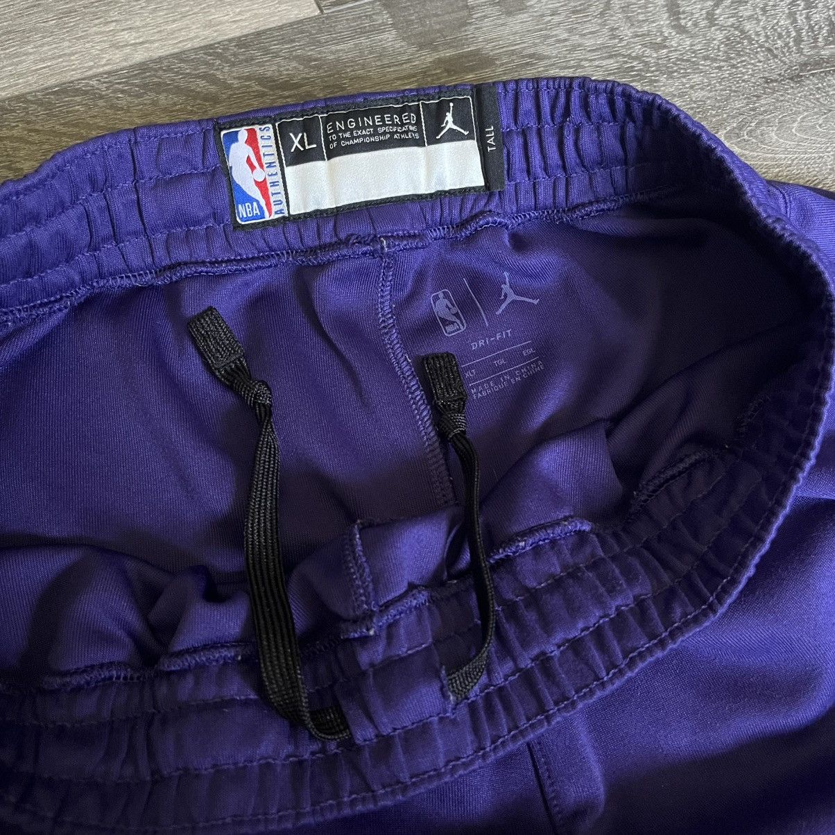 NBA NBA Charlotte Hornets Basketball Team Warm Up Shorts Size XL Size US 34 / EU 50 - 6 Thumbnail
