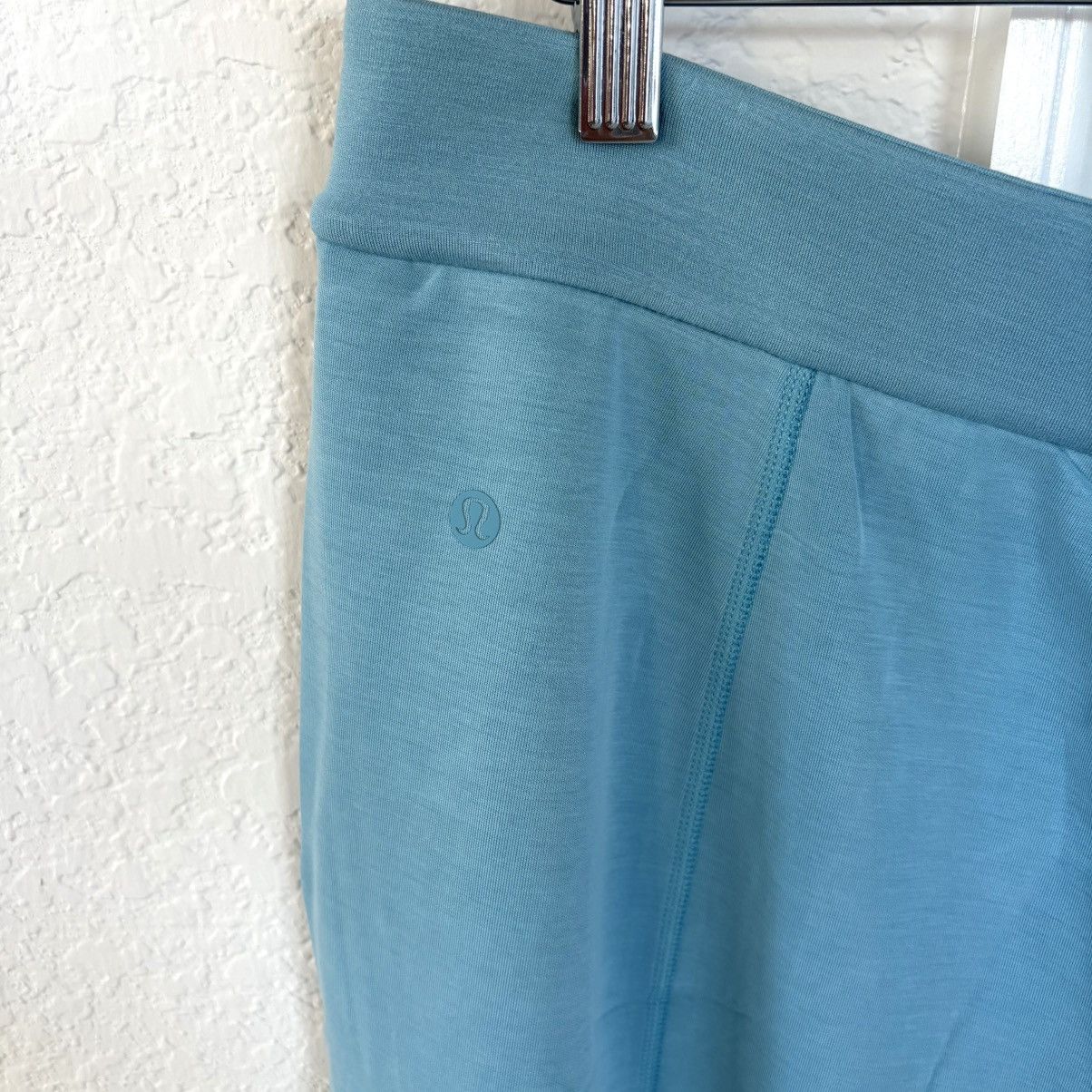 Lululemon High-Rise Straight Leg Pants Size 32" / US 10 / IT 46 - 4 Thumbnail