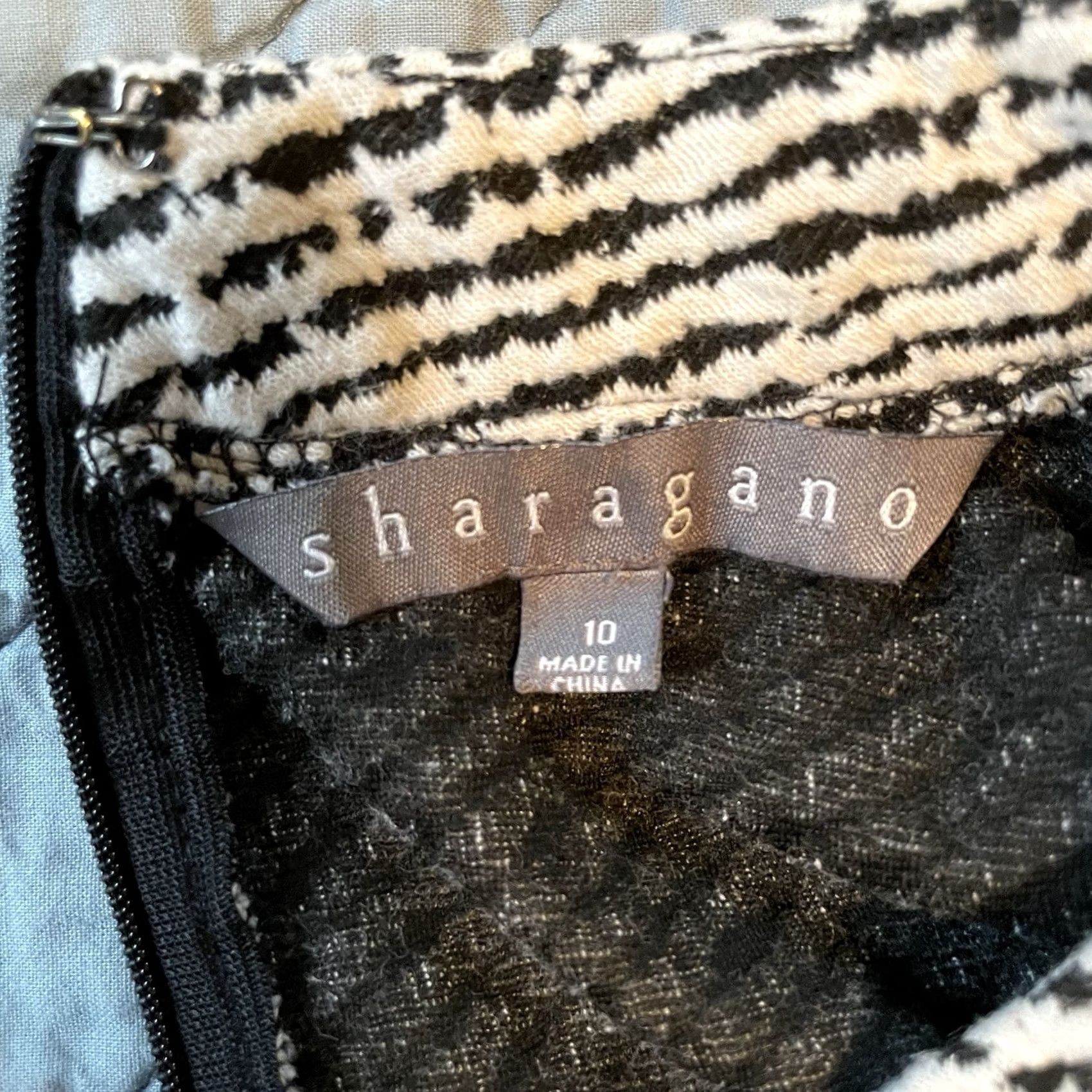 Vintage SHARAGANO Dress Sleeveless Mock Neck Stretch Size 10 Ivory/Black Knee Length Pattern: Animal Print Women's Work Dress Size L / US 10 / IT 46 - 3 Thumbnail