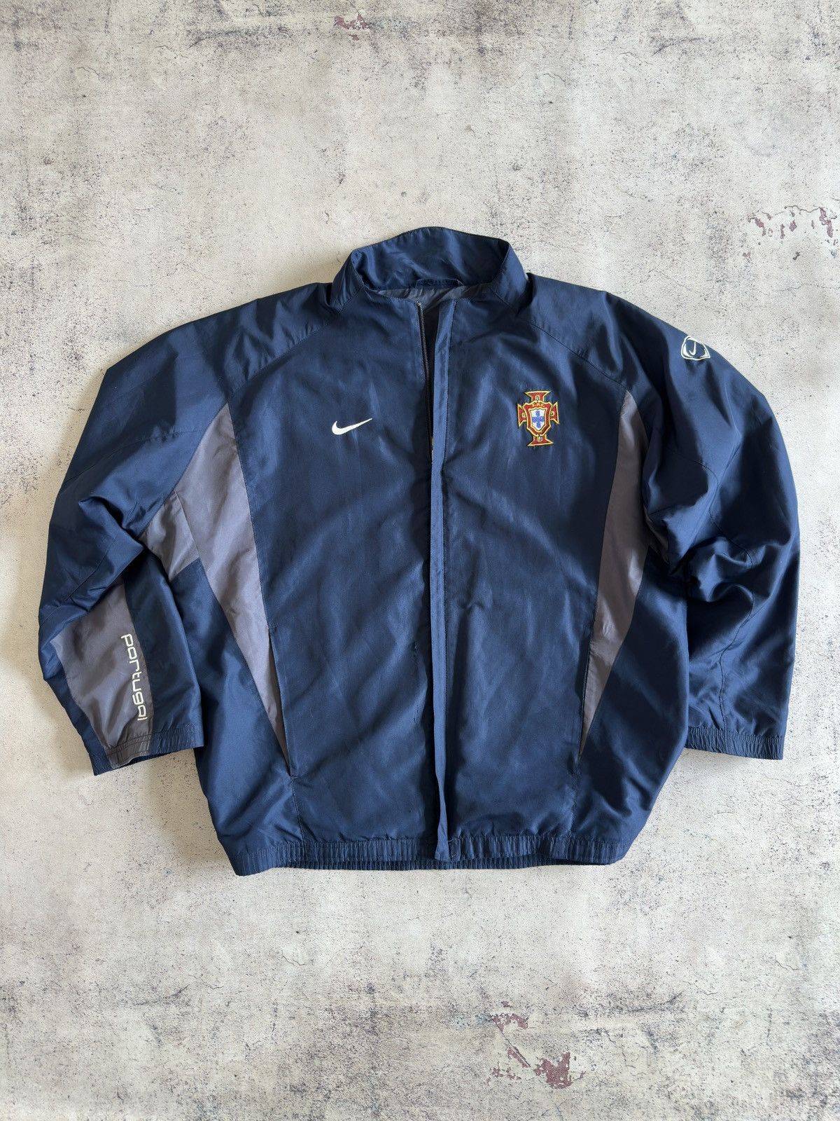 Nike 2002-2004 Portugal FC Nike Track Jacket Size US XL / EU 56 / 4 - 2 Thumbnail