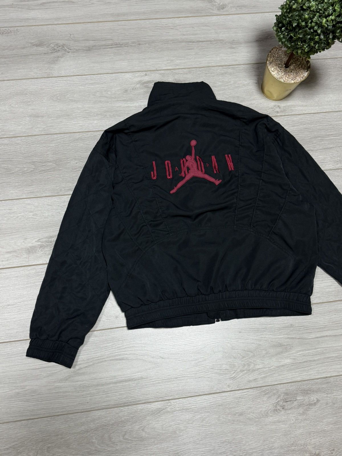 Jordan Brand Nike Jordan vintage 90s big logo jacket zip 1990 Size US XL / EU 56 / 4 - 16 Thumbnail