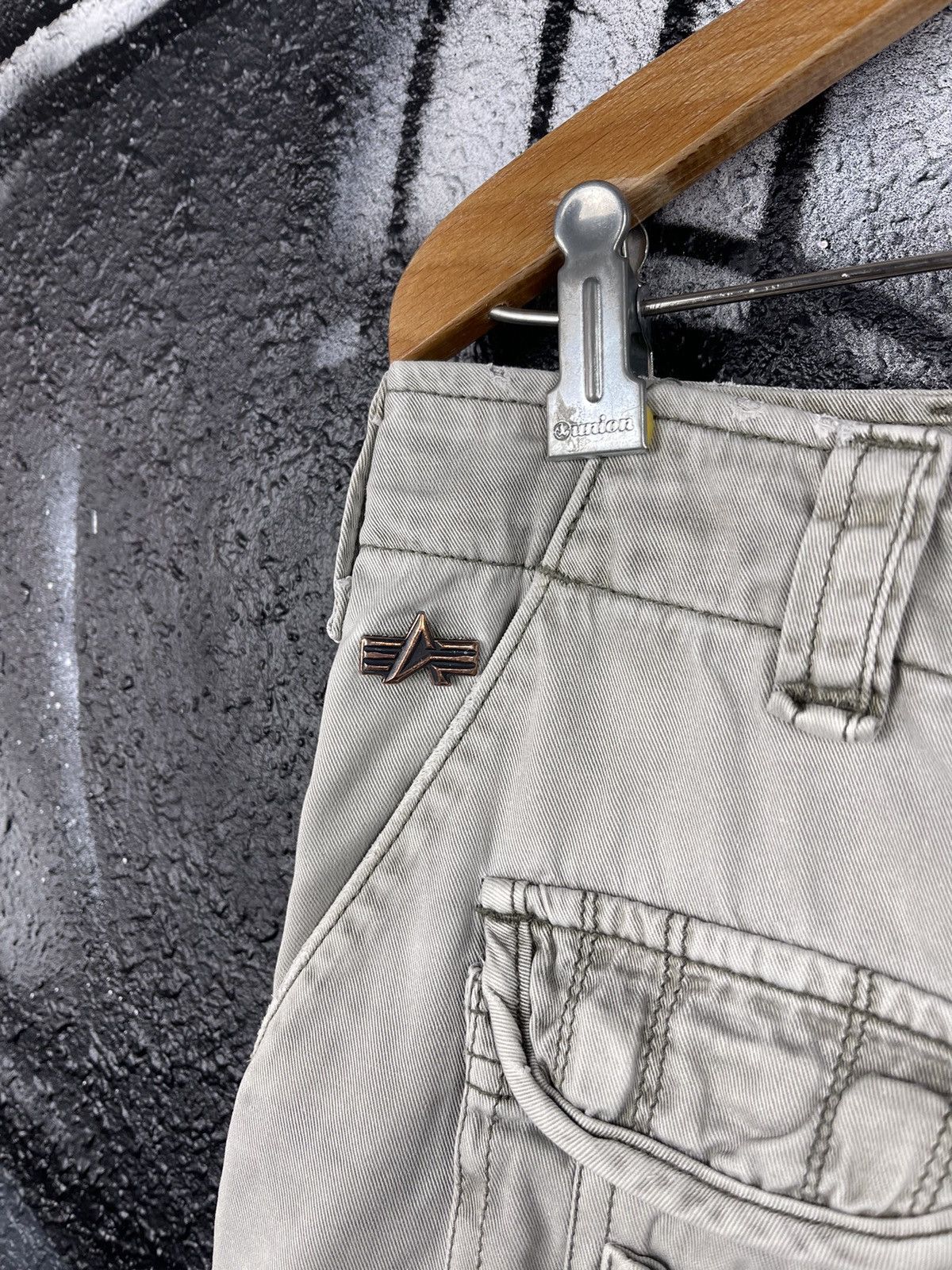 Alpha Industries Alpha Industries Vintage Grey Cotton Cargo Shorts Men’s Size Medium Size US 32 / EU 48 - 6 Thumbnail