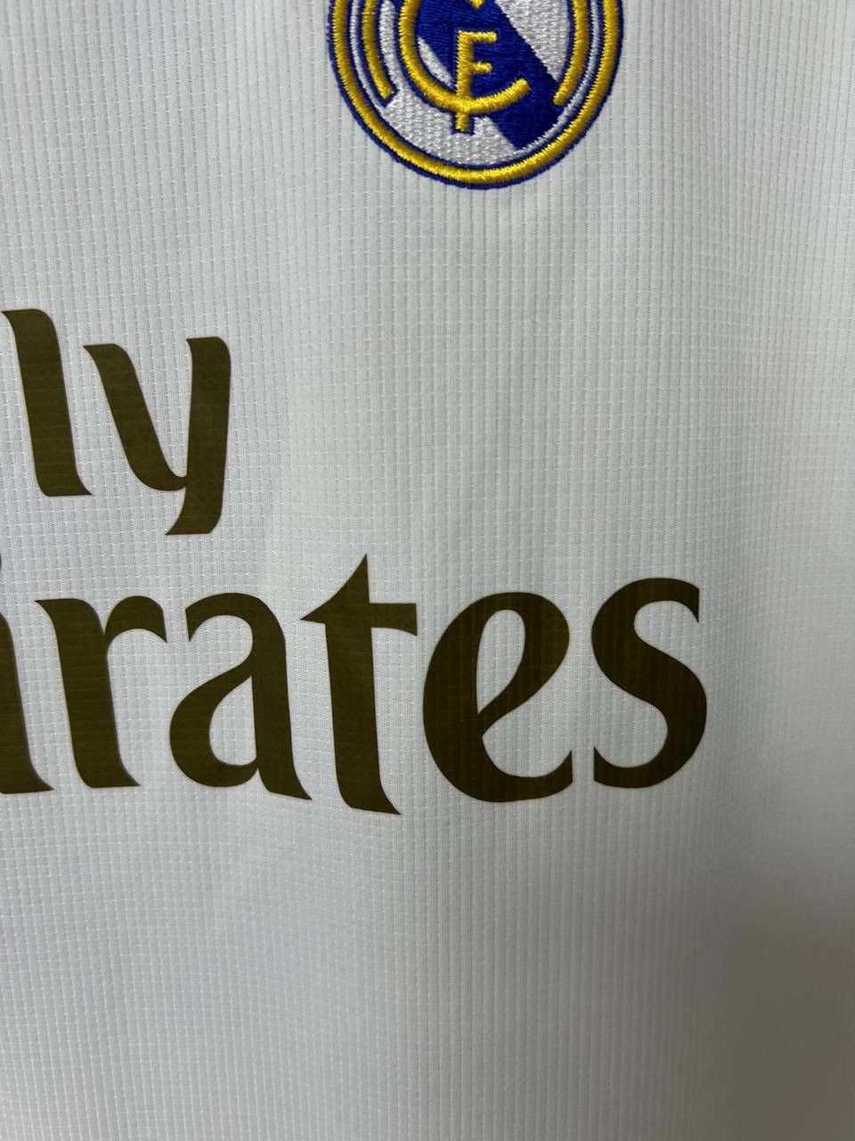 Adidas Real Madrid #9 Benzema 2019/2020 Home Football Shirt M Size US M / EU 48-50 / 2 - 5 Thumbnail