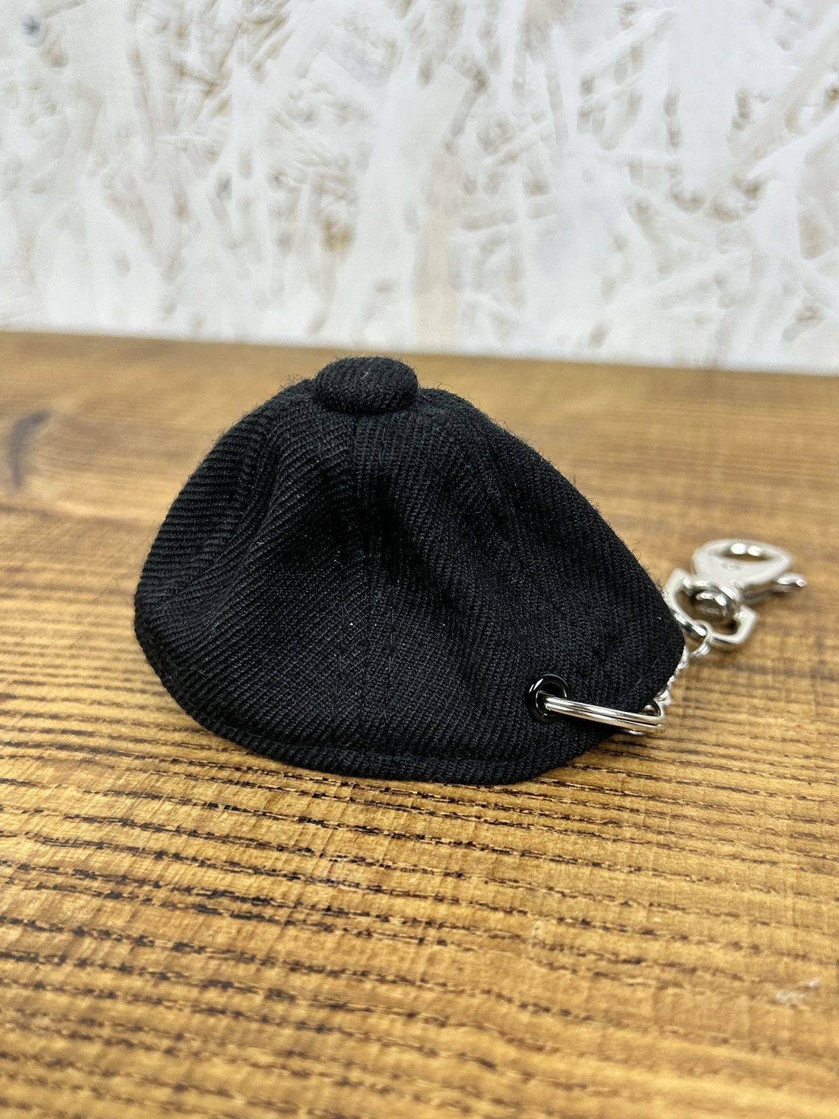 New Era × Yohji Yamamoto Yohji Yamamoto x New Era Cap Keychain Bag Charm Black Size ONE SIZE - 4 Thumbnail