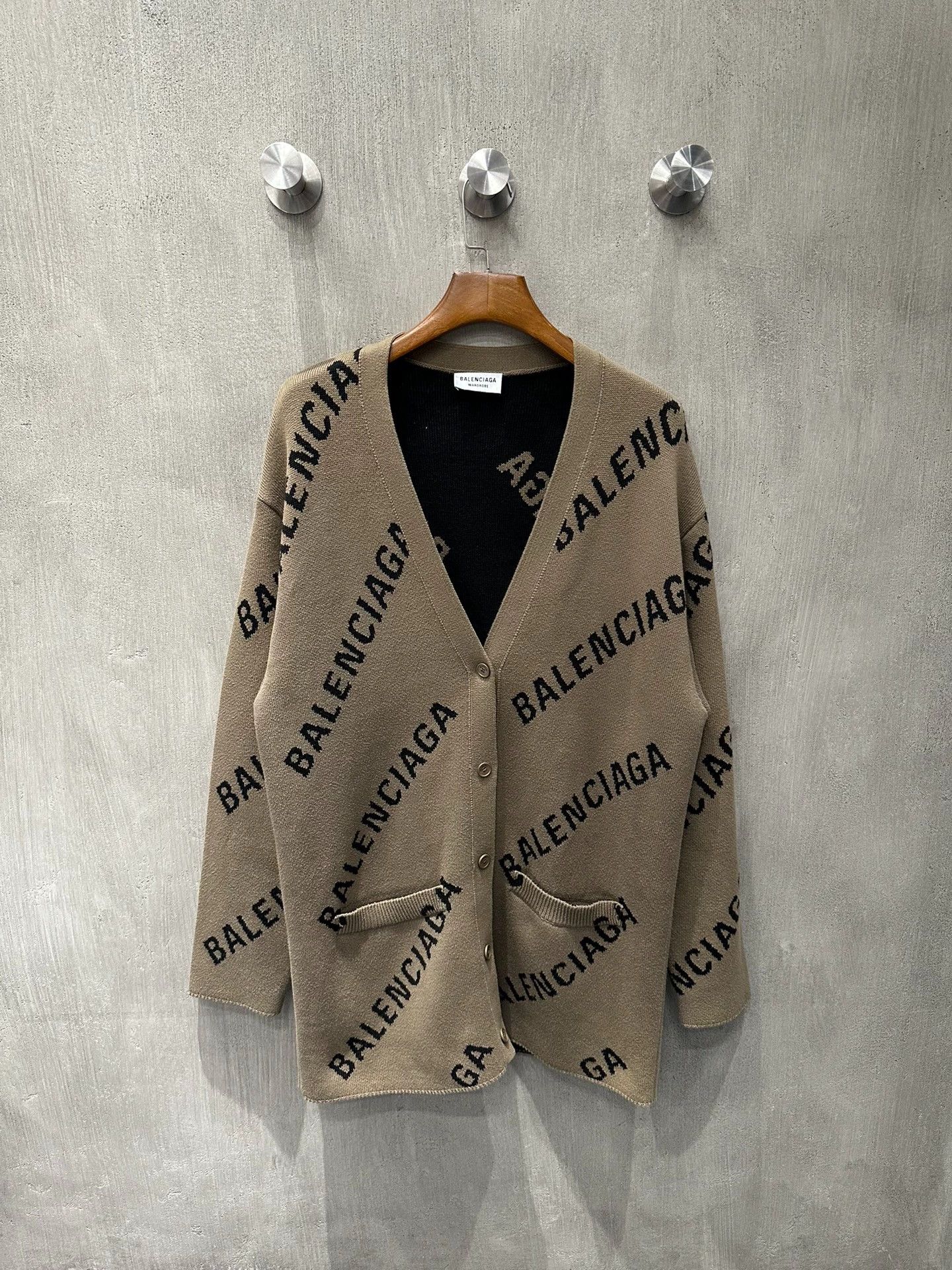 Balenciaga Logo Print Cardigan Sweater - dmc