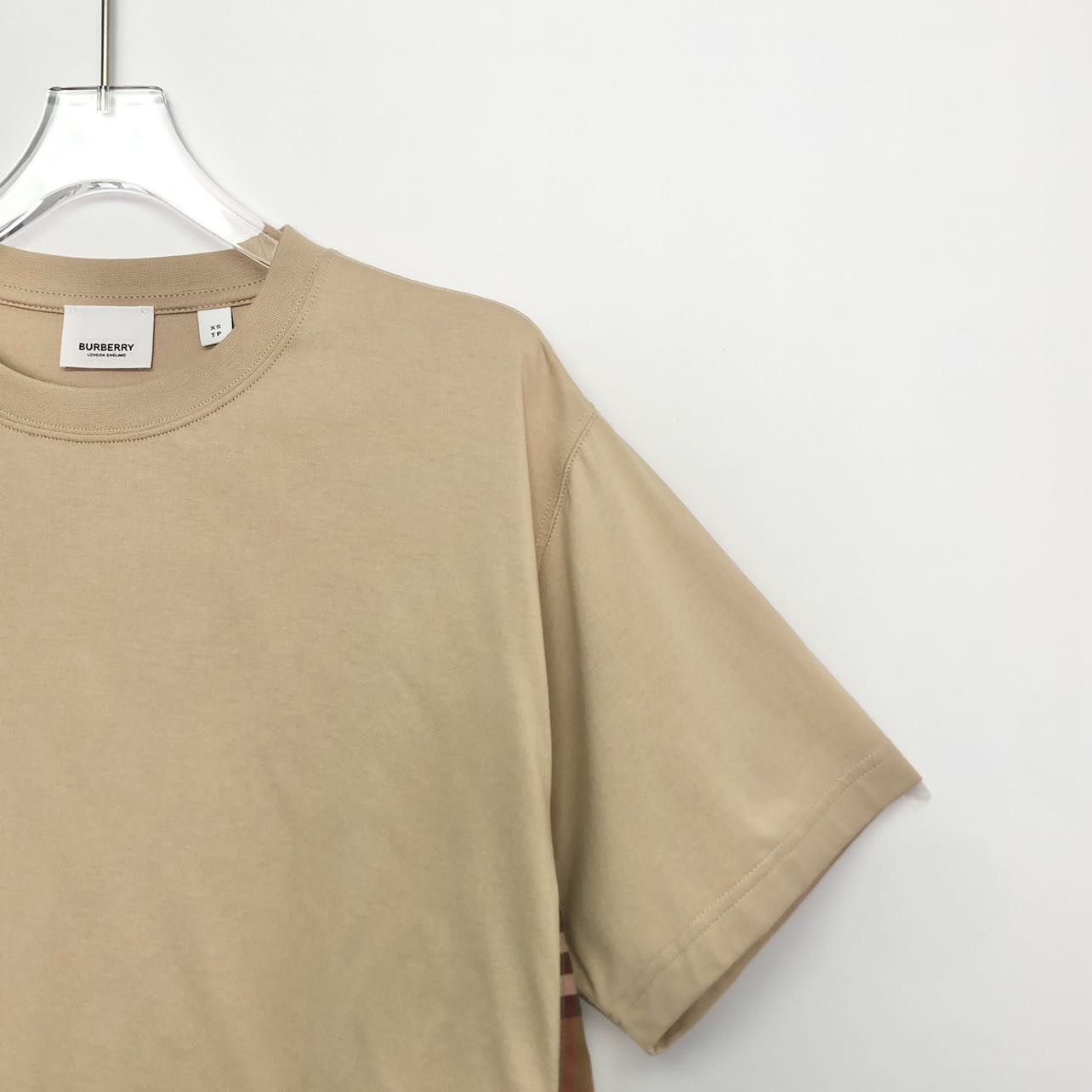 Burberry Burberry Side Check Short Sleeve Drop Shoulder T-shirt K26WX Size US XS / EU 42 / 0 - 3 Thumbnail