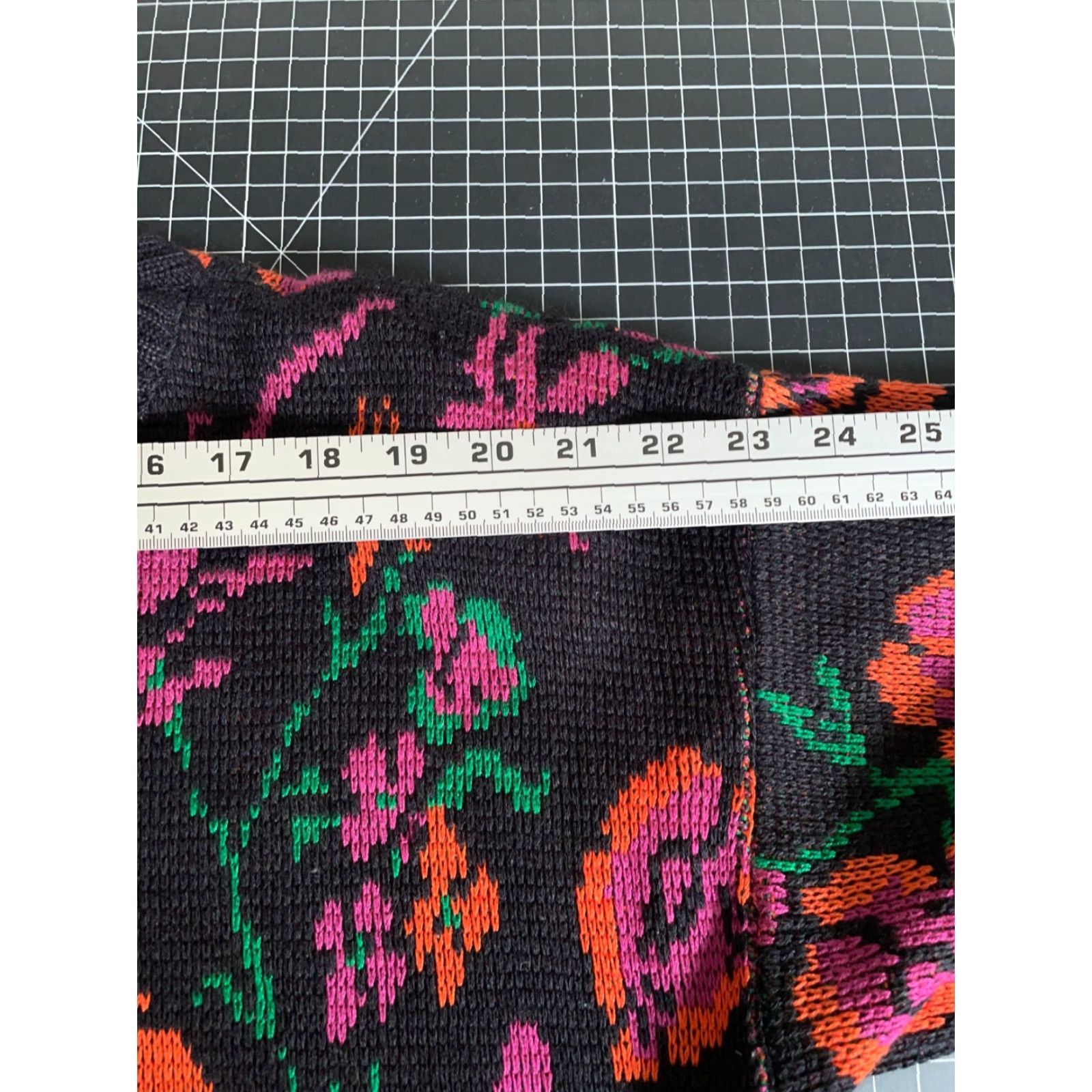 Pinko VINTAGE 90s Floral Knit Sweater Women’s Large Black Pink Birds Intarsia Pullover with Shoulder Pads Size L / US 10 / IT 46 - 7 Thumbnail