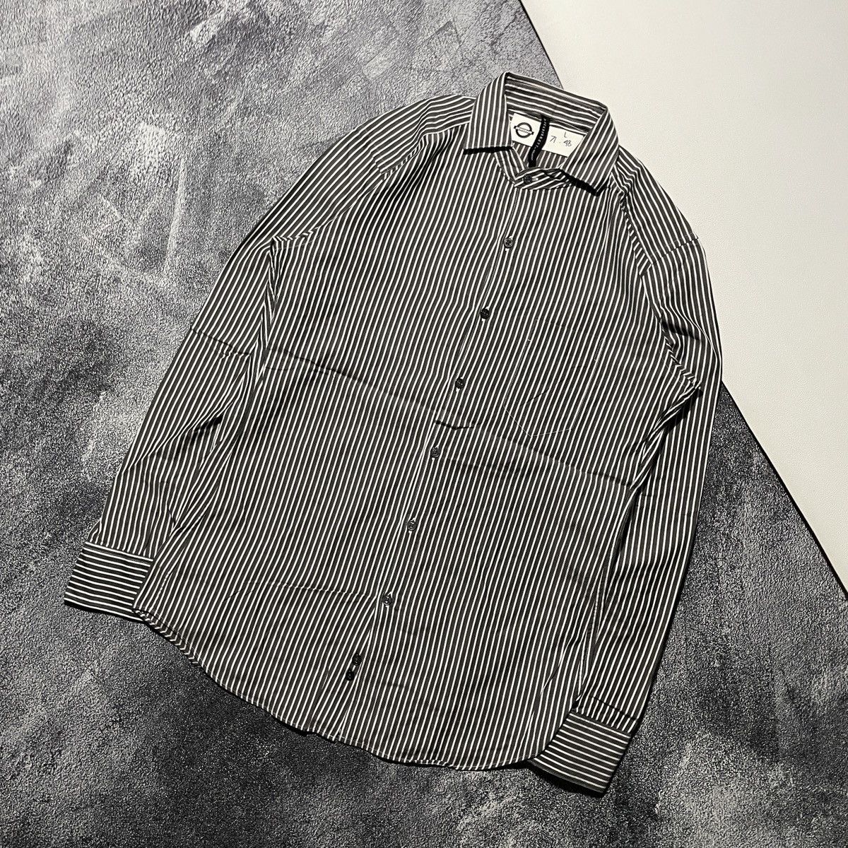 Neil Barrett × Samsonite Vintage Neil Barrett Black Barret Shirts Size US L / EU 52-54 / 3 - 2 Thumbnail