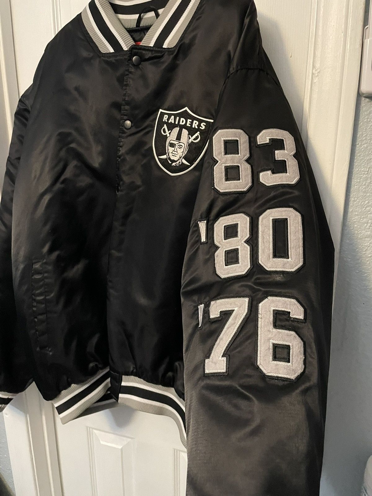 NFL × Vintage Raiders bomber jacket Size US XXL / EU 58 / 5 - 2 Thumbnail