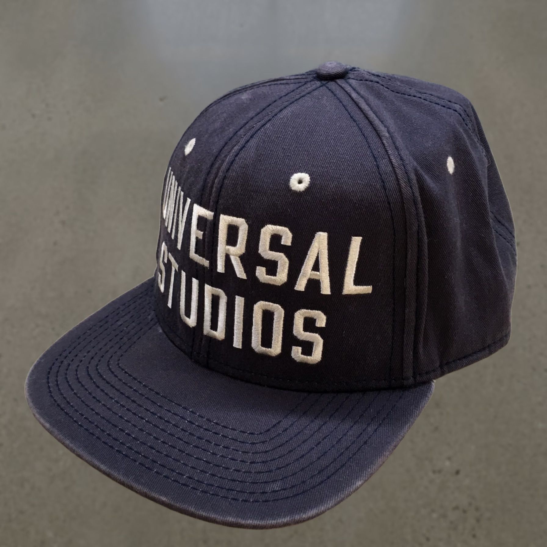Vintage Universal Studios Hat Men Blue OS Adjustable Snapback Flat Brim Embroidered Logo Size ONE SIZE - 1 Thumbnail