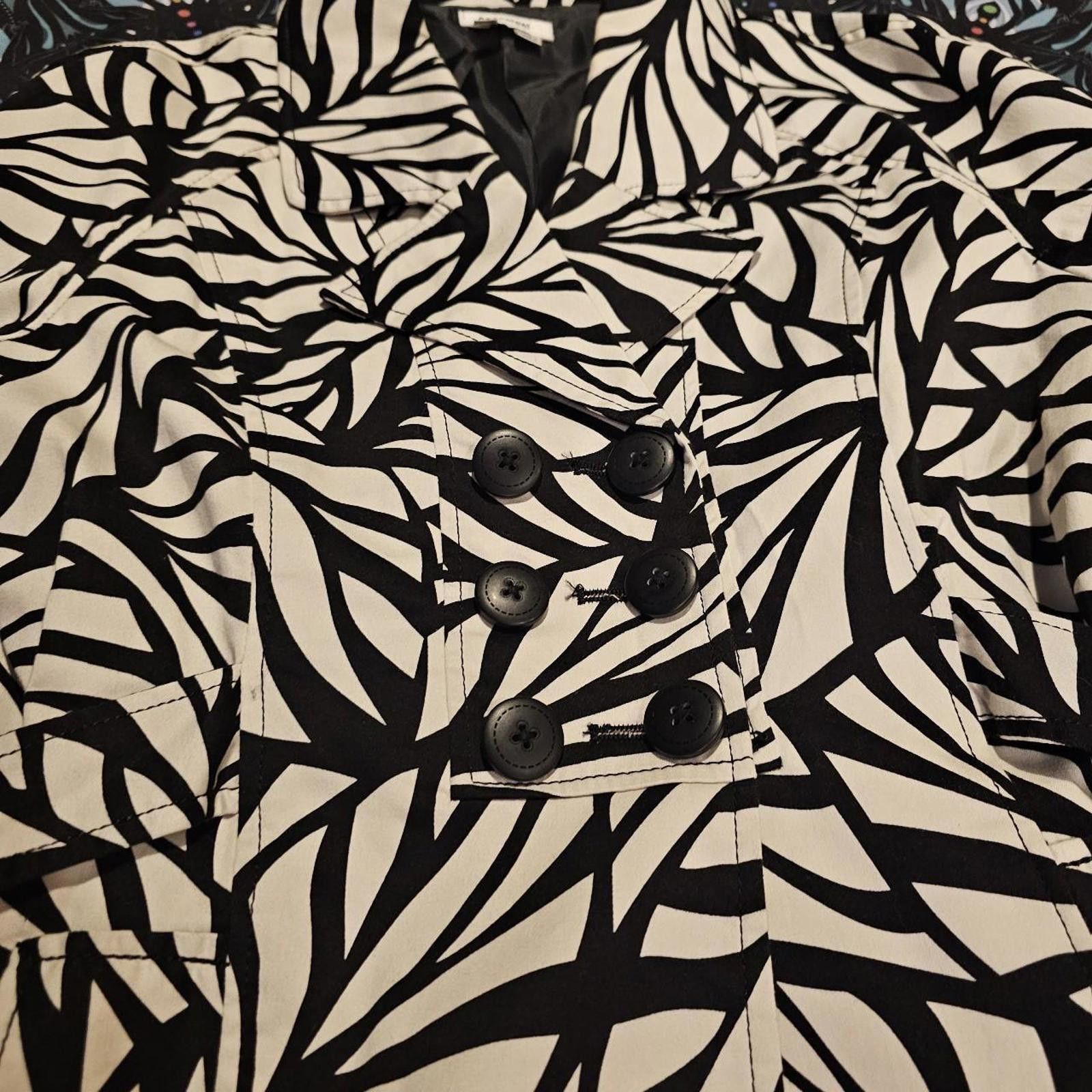 Designer Women's Black and White Jacket Size S / US 4 / IT 40 - 2 Thumbnail