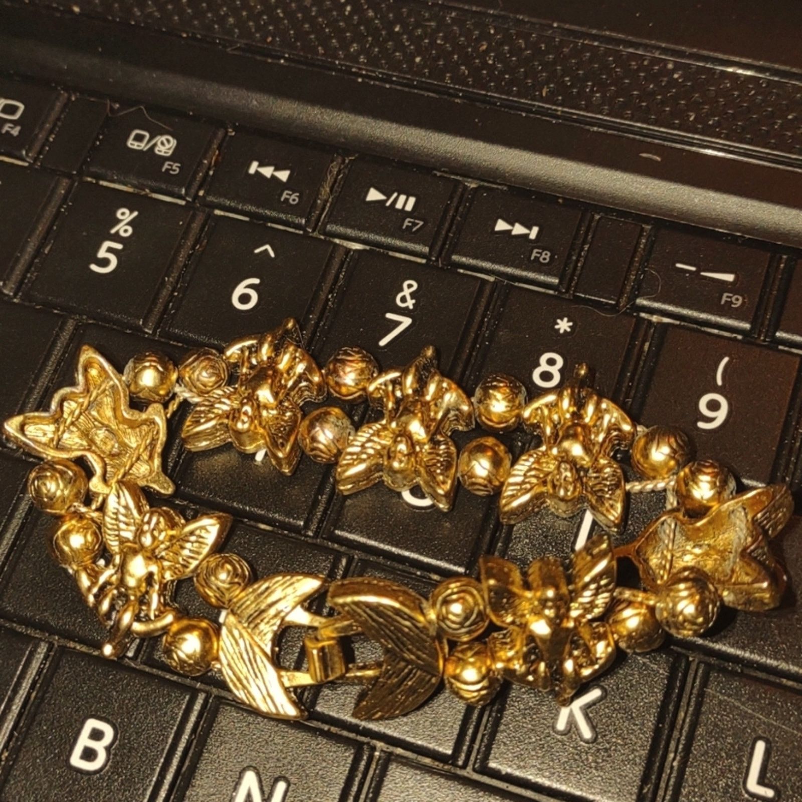 Vintage Absolutely beautiful gold angel bracelet Size ONE SIZE - 1 Thumbnail