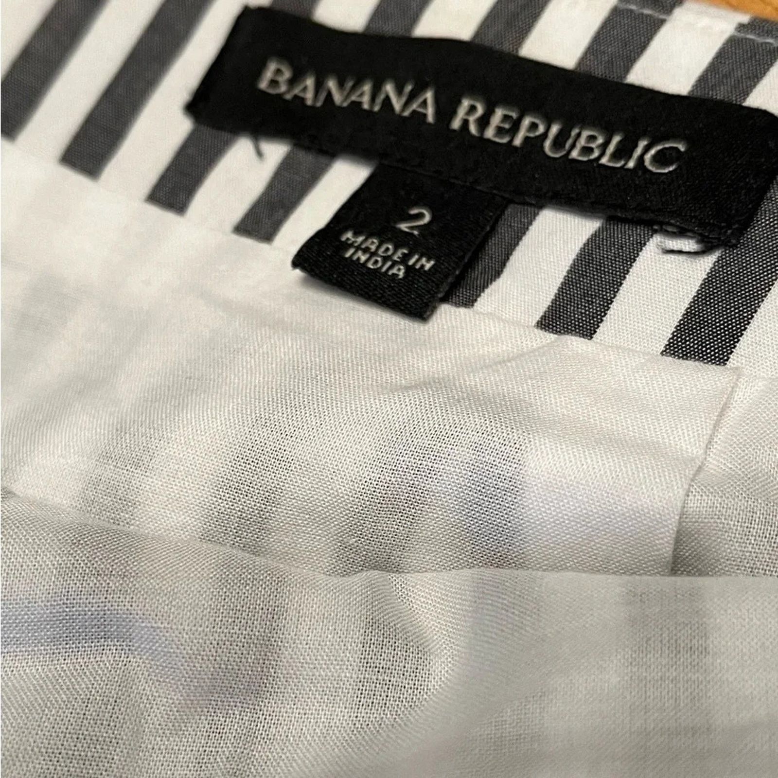Banana Republic Banana Republic black and white striped ruffle skirt, size 2 Size 26" / US 2 / IT 38 - 4 Thumbnail