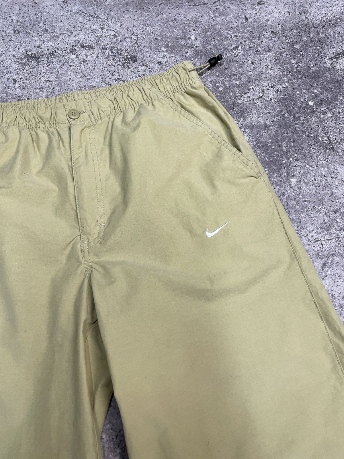 Vintage Vintage Nike Cargo Pants Y2K Style Drill Nylon Size M Size US 32 / EU 48 - 4 Thumbnail