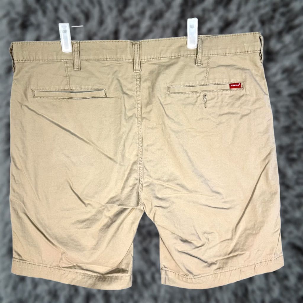 Levi's Levi's Shorts Beige 40 XX Chino Stretch Taper Mid-Rise Flat Front Mens Regular Width Clothing Size US 40 / EU 56 - 1 Thumbnail