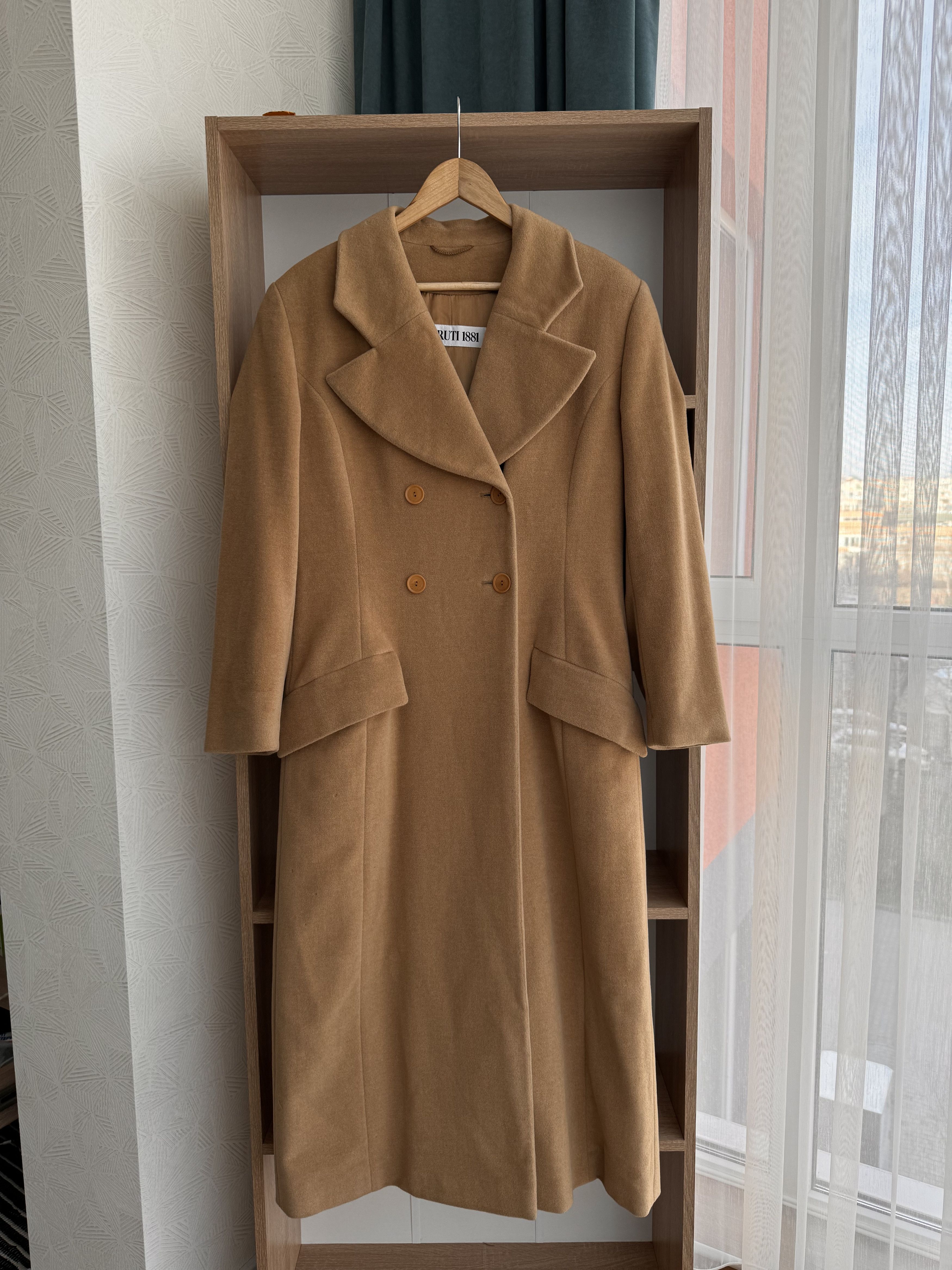 Cerruti 1881 Vintage Cerruti 1881 Wool & Cashmere Beige W’ Coat Size M / US 6-8 / IT 42-44 - 1 Thumbnail
