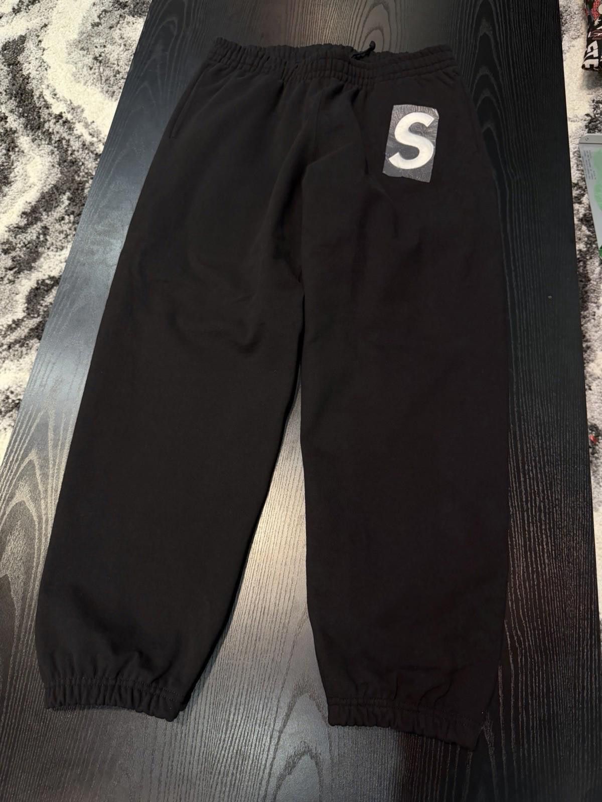 Supreme Supreme S Logo Sweatpants Black (SS25) Brand New Size Large Size US 34 / EU 50 - 3 Thumbnail