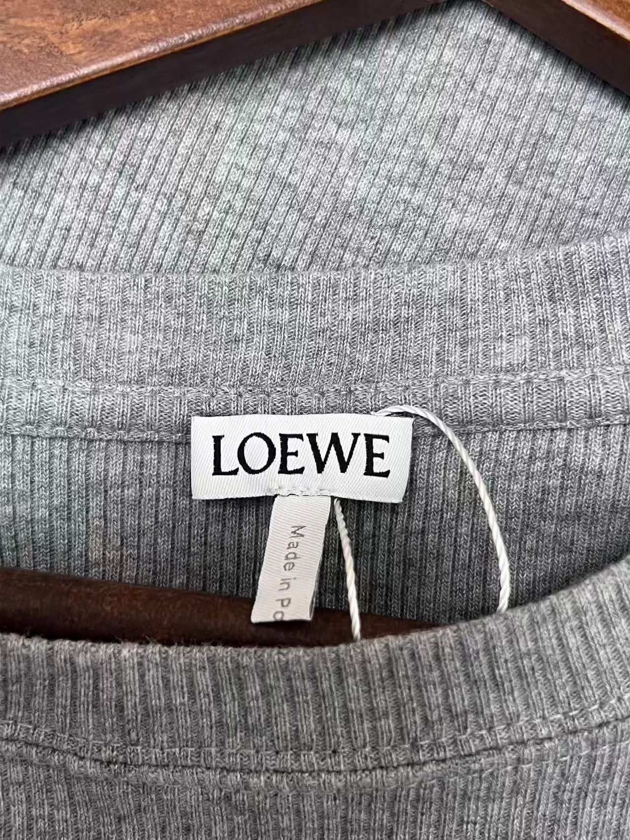 Loewe Loewe Grey Embroidered Logo Long-Sleeve Top S Size US S / EU 44-46 / 1 - 4 Thumbnail