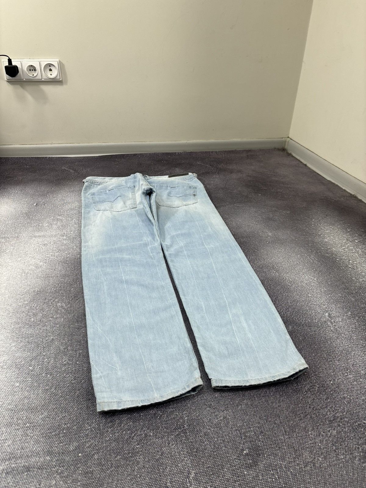Diesel Diesel Belther Regular Slim Tapered NWT Men’s Denim Jeans Size US 32 / EU 48 - 16 Thumbnail