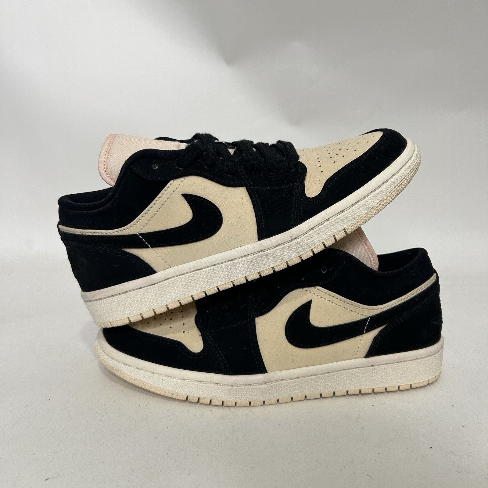 Jordan Brand Nike Air Jordan 1 Retro Low WMNS “Black Guava Ice” Size US 7 / IT 37 - 1 Thumbnail