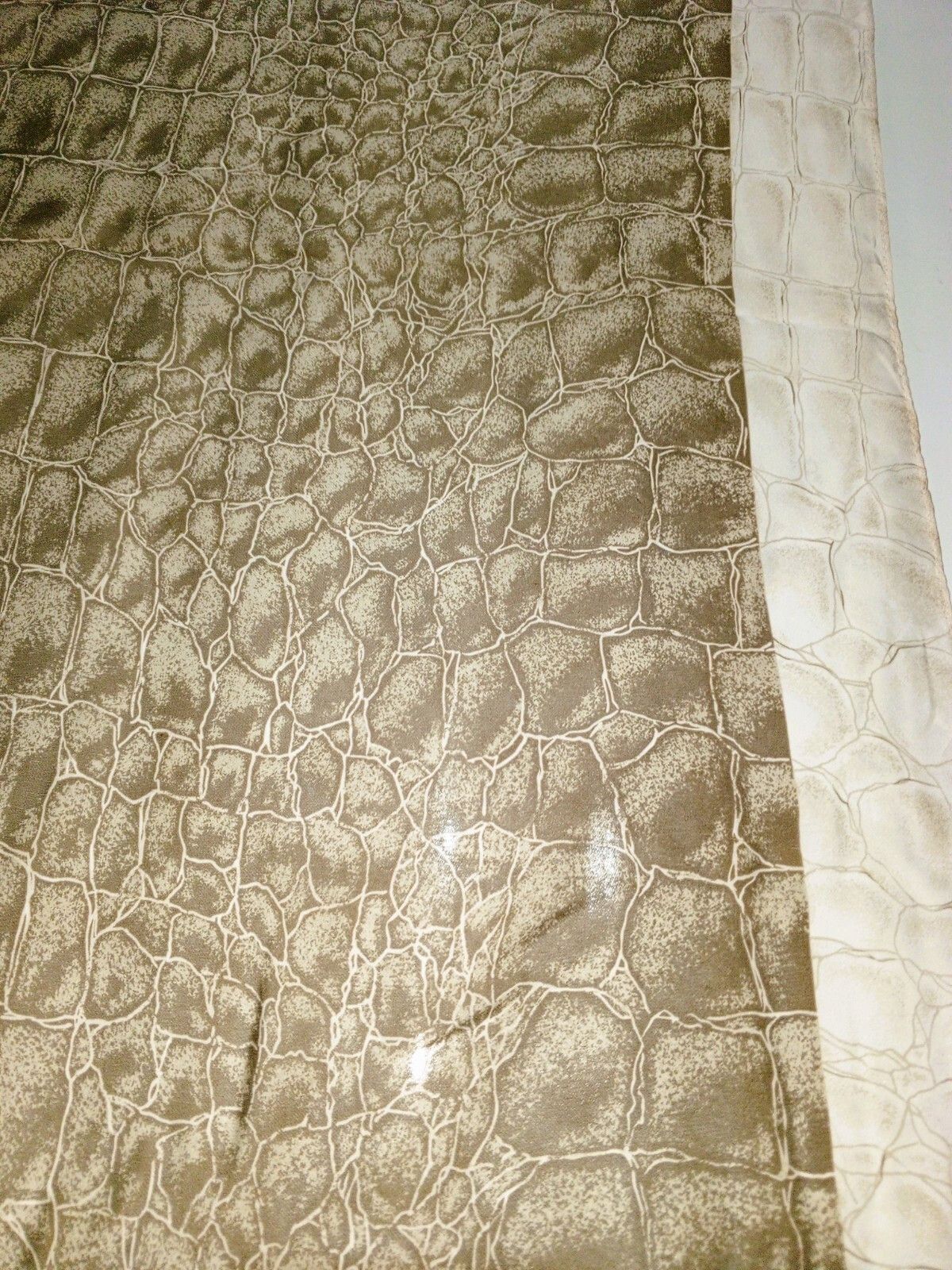 Valentino VALENTINO GARAVANI ITALY Gray Crocodile Skin Silk Scarf Size ONE SIZE - 4 Thumbnail