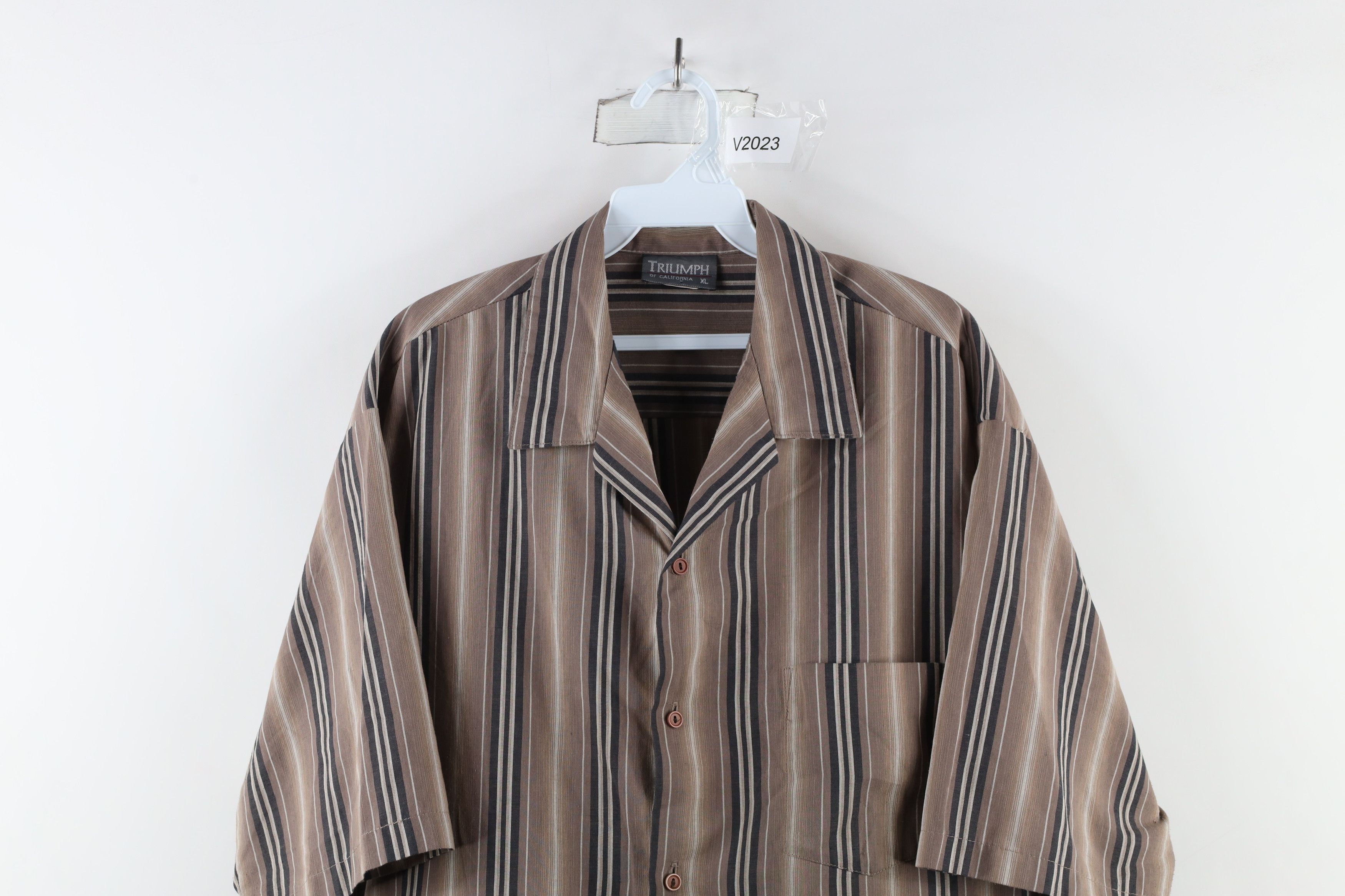 Vintage Vintage 90s Streetwear Fit Short Sleeve Button Shirt USA Size US XL / EU 56 / 4 - 2 Thumbnail