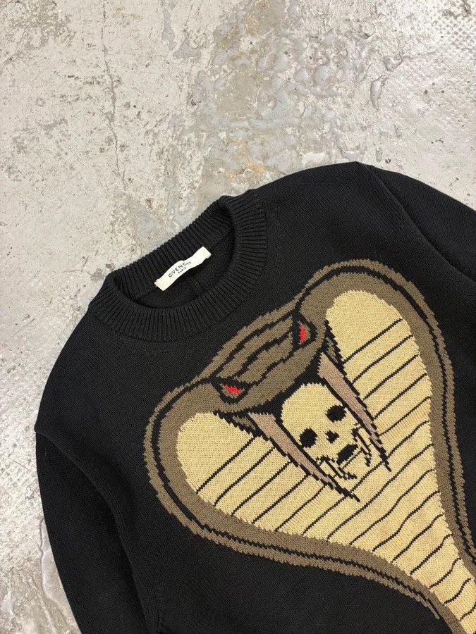 Givenchy AW2016 Givenchy Black Cobra Sweater by Ticcardo Tisci Size US S / EU 44-46 / 1 - 5 Thumbnail
