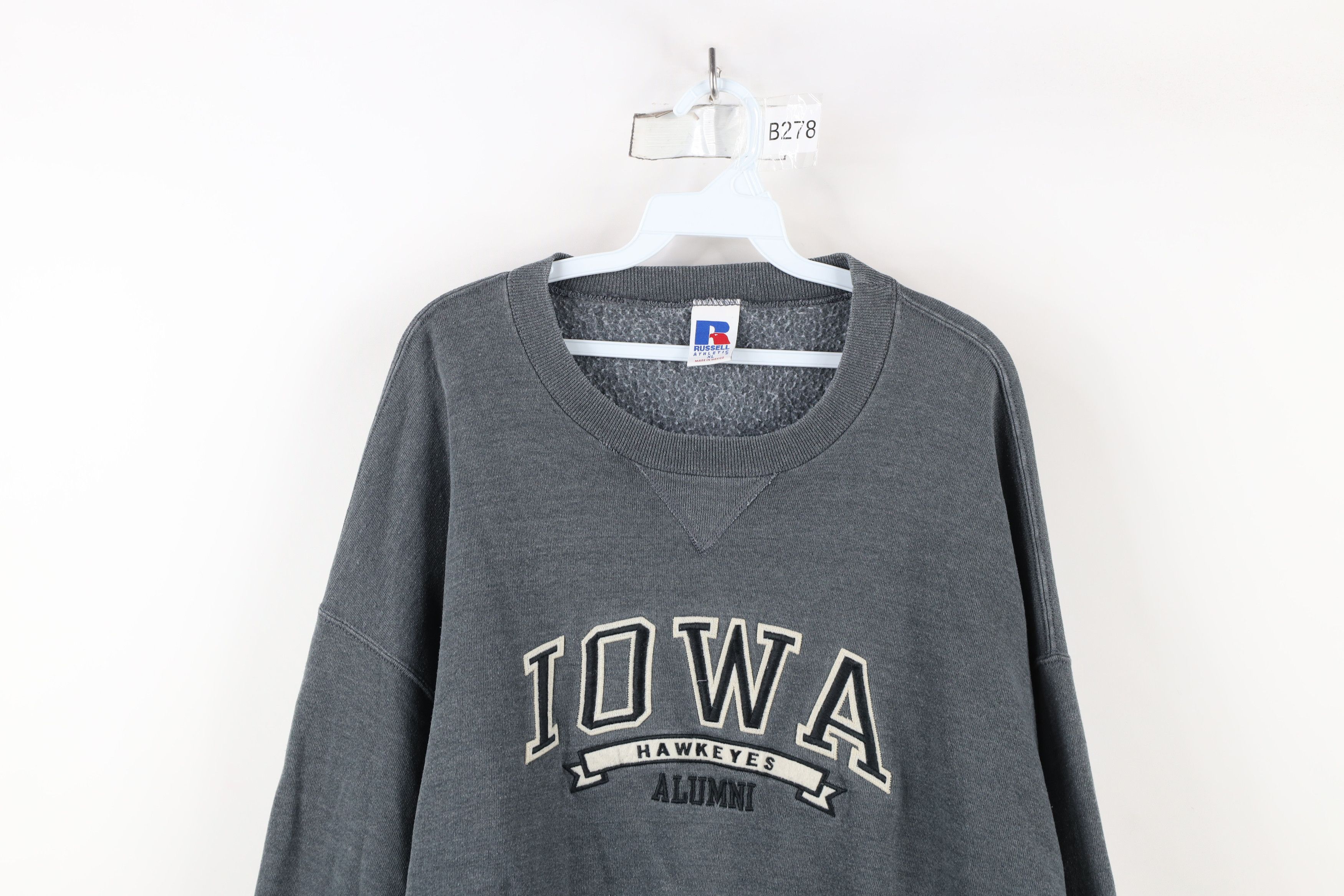 Russell Athletic × Vintage Vintage 90s Russell Athletic University of Iowa Sweatshirt Size US L / EU 52-54 / 3 - 2 Thumbnail