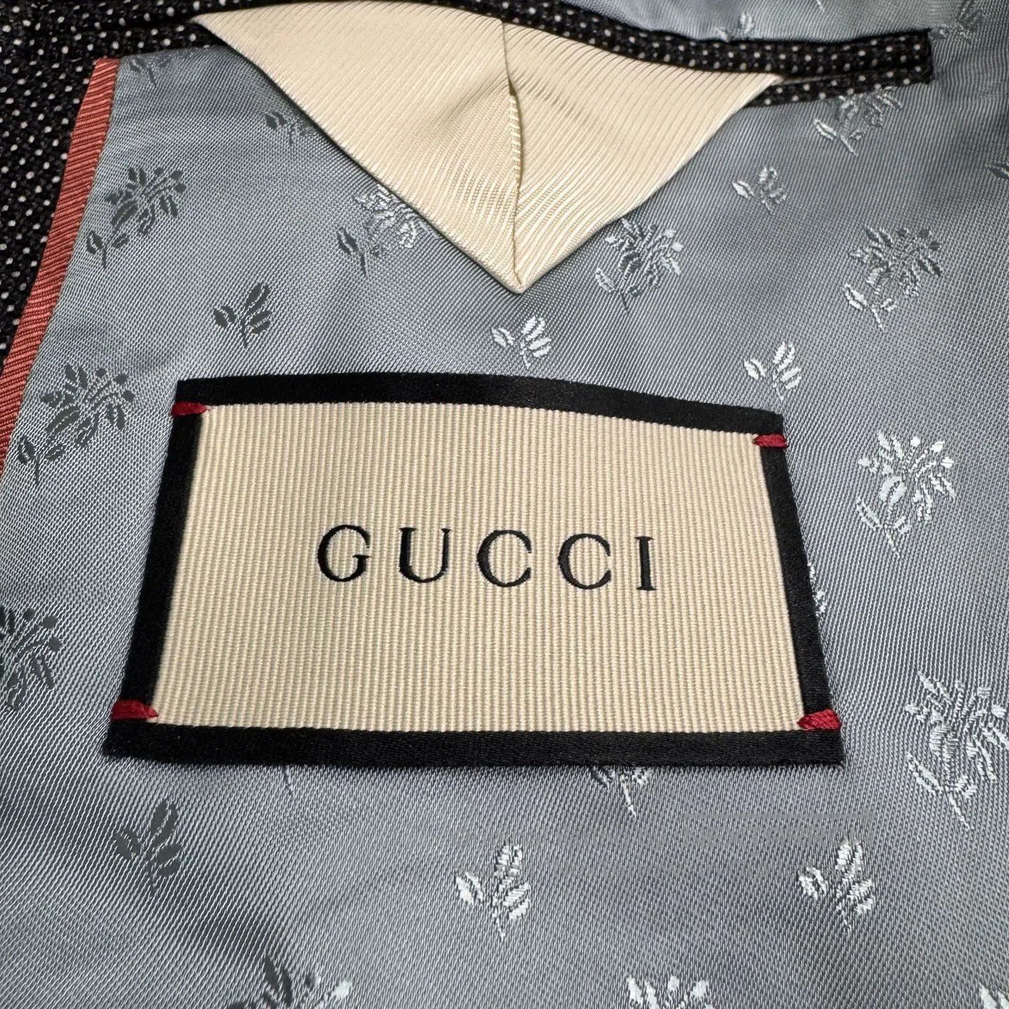 Gucci Black Patterned Formal Blazer. Size US M / EU 48-50 / 2 - 2 Thumbnail