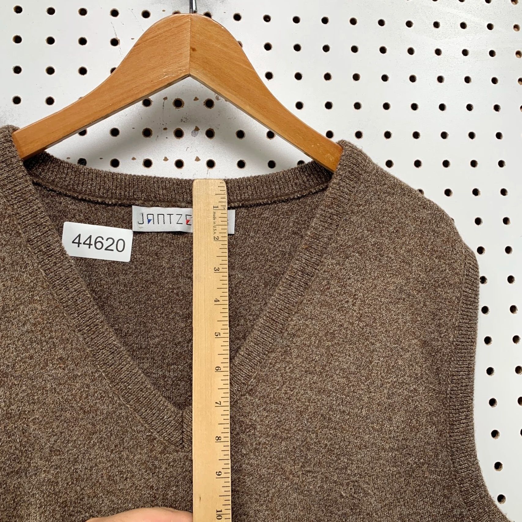 Jantzen Vintage Jantzen Wool V Neck Sweater Mens XLT Tall Brown Sleeveless Grandpa USA Size US XL / EU 56 / 4 - 7 Thumbnail