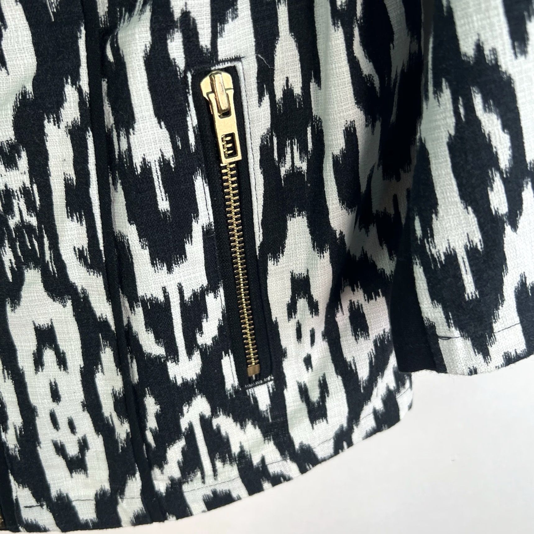Vintage CHICO'S Full Zip Animal Print Moto Jacket Womens Size 1 Black White Adult Regular Short 3/4 Sleeve NWT Size XS / US 0-2 / IT 36-38 - 6 Thumbnail