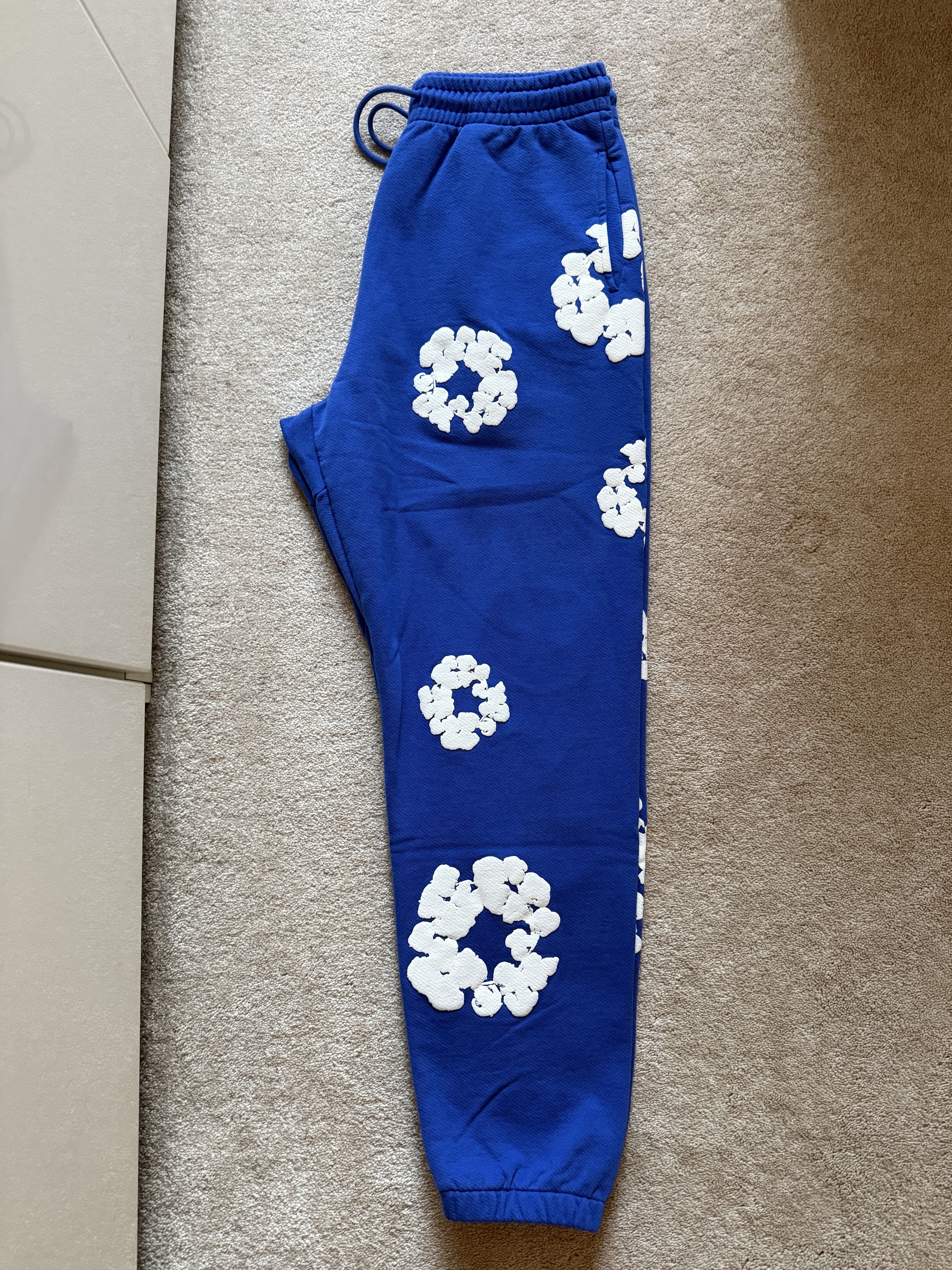DENIM TEARS Denim Tears The Cotton Wreath Sweatpants Royal Blue Size US 32 / EU 48 - 6 Thumbnail