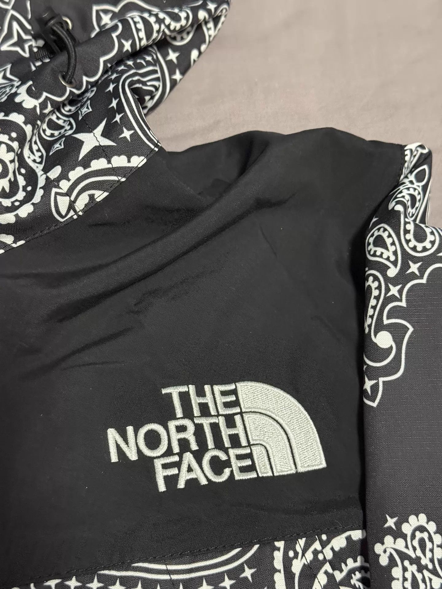 Supreme Supreme x TNF 2014 Black Paisley Shell Jacket Size US M / EU 48-50 / 2 - 3 Thumbnail